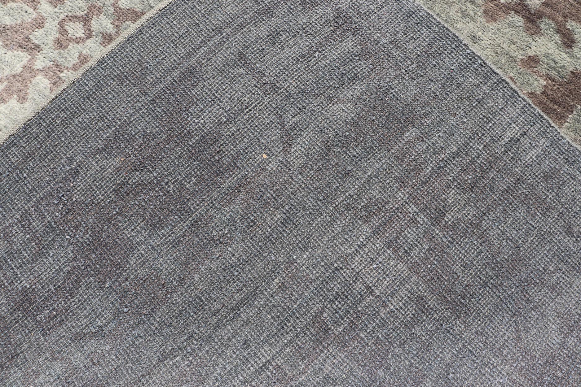 Tappeto Oushak moderno in lana con disegni sub-geometrici in verde e marrone 9'3 x 13 in vendita 4