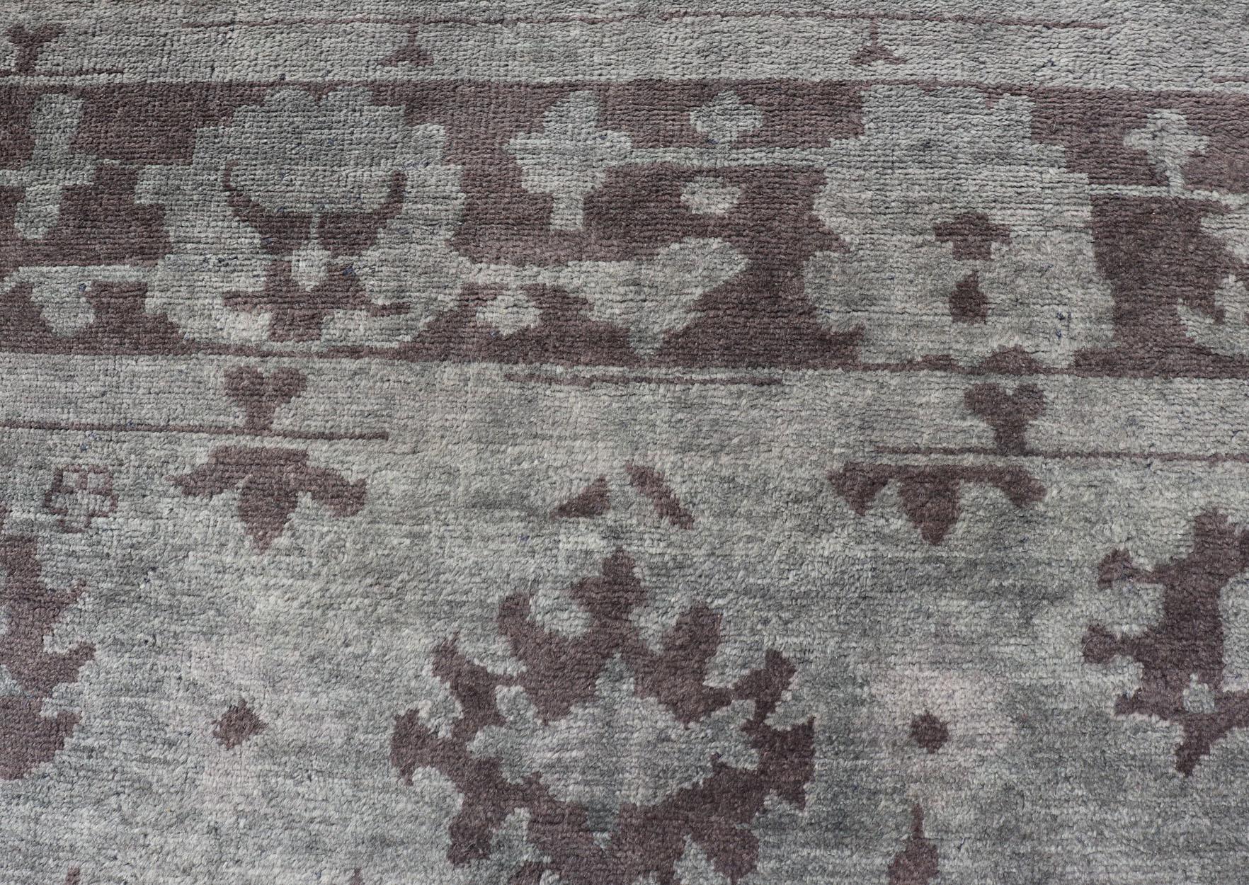 Indiano Tappeto Oushak moderno in lana con disegni sub-geometrici in verde e marrone 9'3 x 13 in vendita