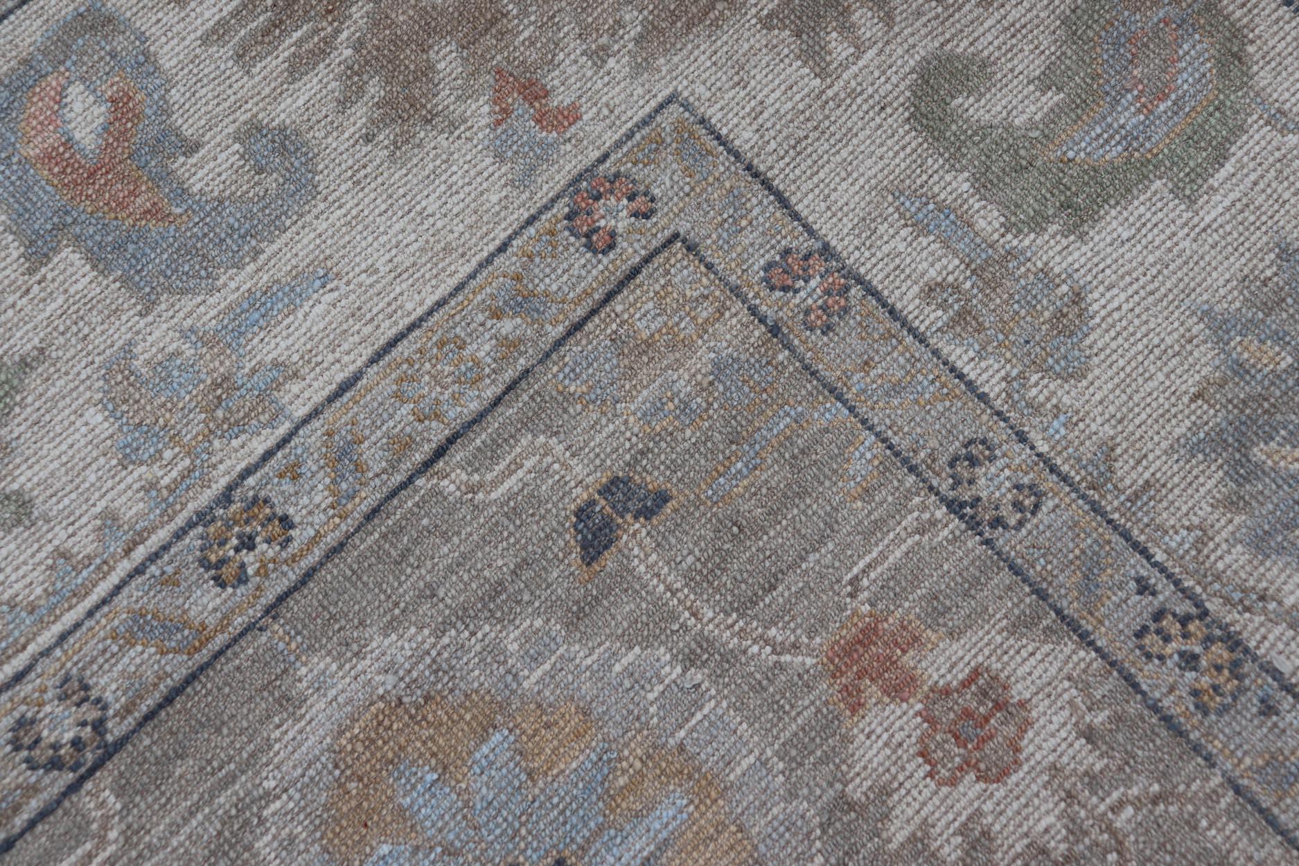 Tappeto Oushak moderno con una delicata miscela di verdi tenui e fiori 9'0 x 12'4 in vendita 3