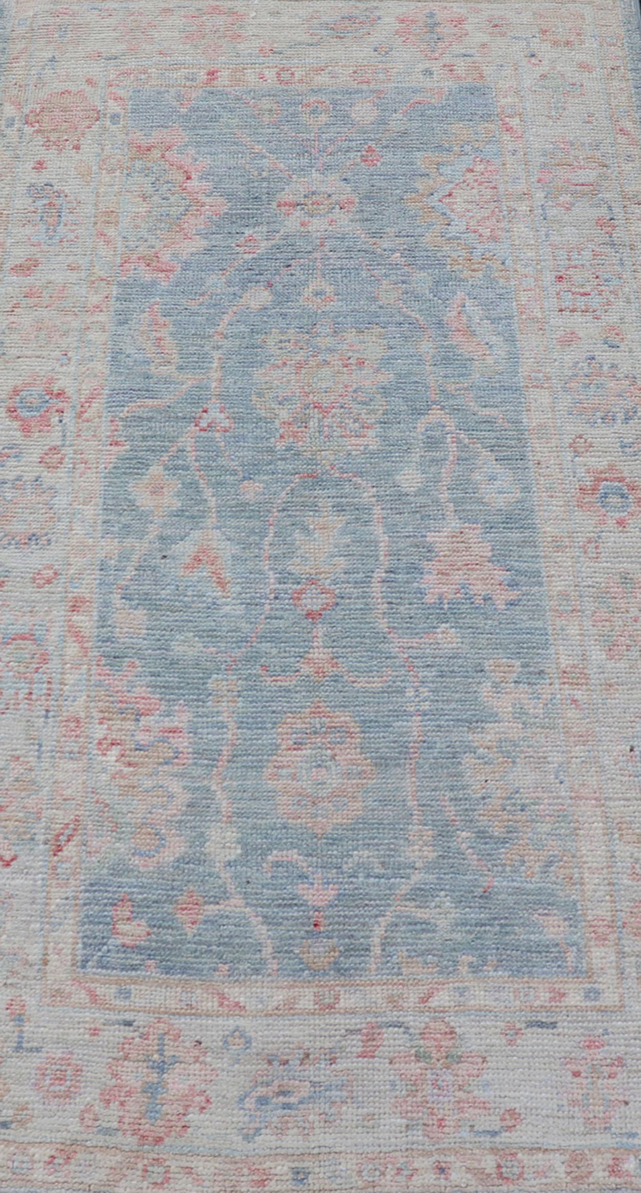 Modern Oushak Rug with a Light Blue Field With All-Over Floral Motifs With Cream In New Condition For Sale In Atlanta, GA