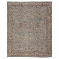 Moderner Oushak-Teppich mit weichem blau-grünen Feld und warmem Taupe 11'11 x 15'1