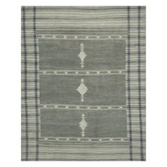 Tappeto Oushak moderno con campo a righe grigio avorio e motivi geometrici