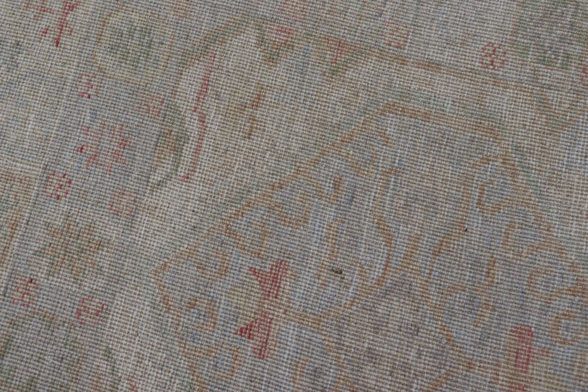 Modernes Oushak-Läufer-Design mit cremefarbenem Hintergrund und All-Over-Design 3'2 x 16'6 im Angebot 1