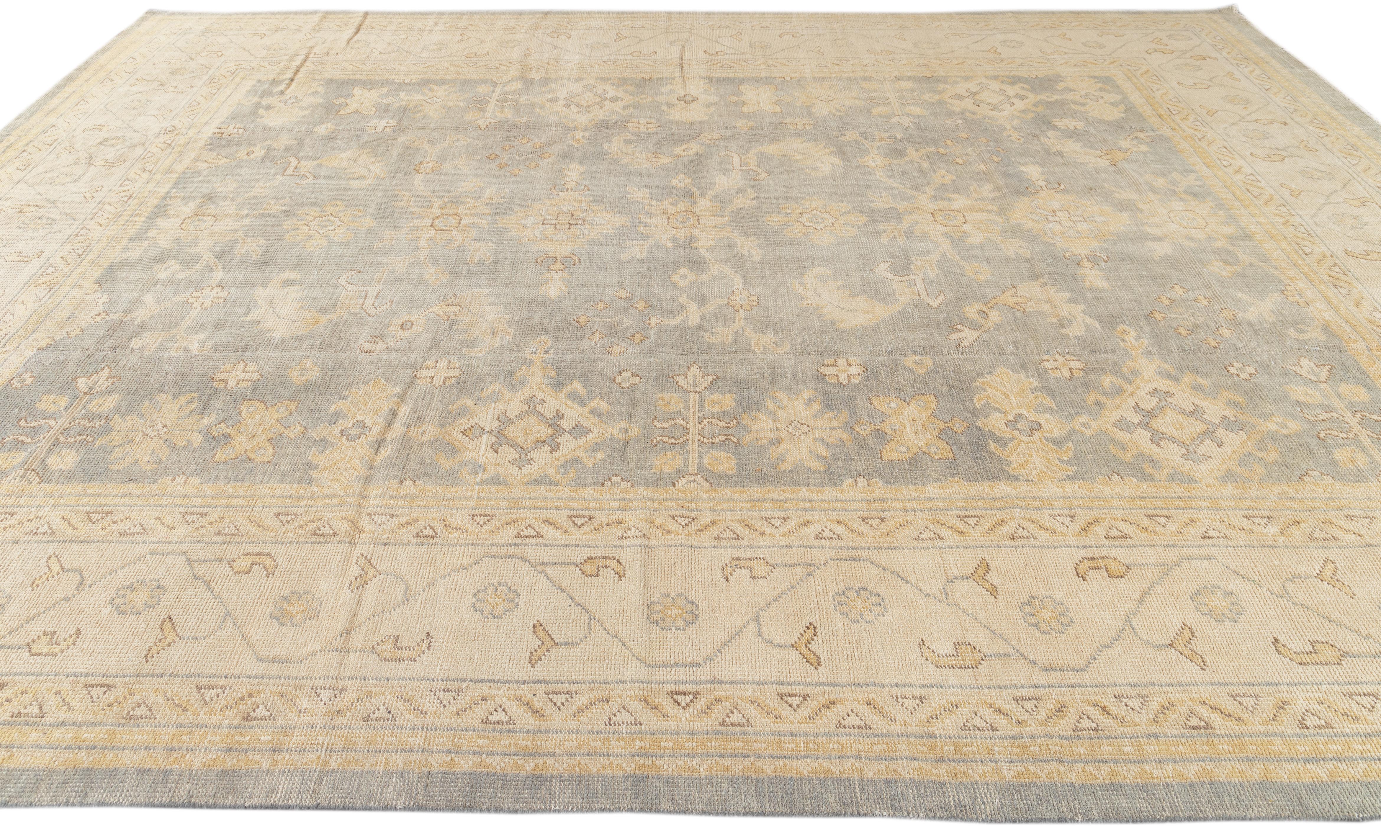 Pakistani Modern Oushak Style Wool Rug with Gray Handmade Floral Motif For Sale