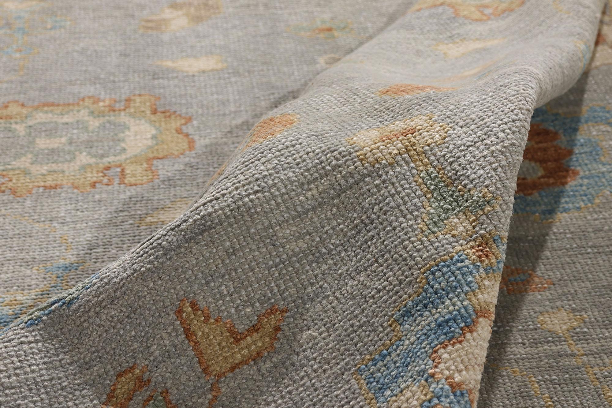 Zeitgenössischer türkischer Oushak-Teppich im atemberaubenden Küstenstil im Angebot 12