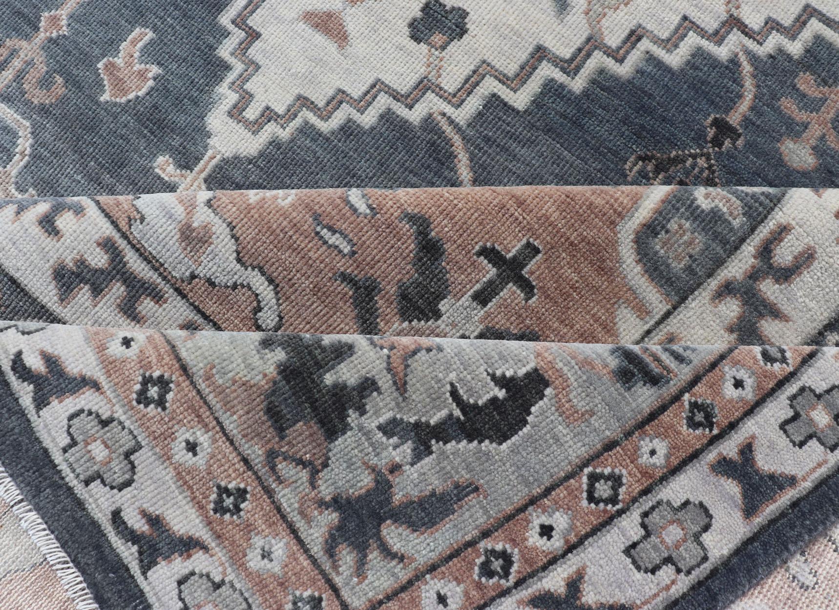 Oushak moderno con design botanico di Keivan Woven Arts in vendita 5