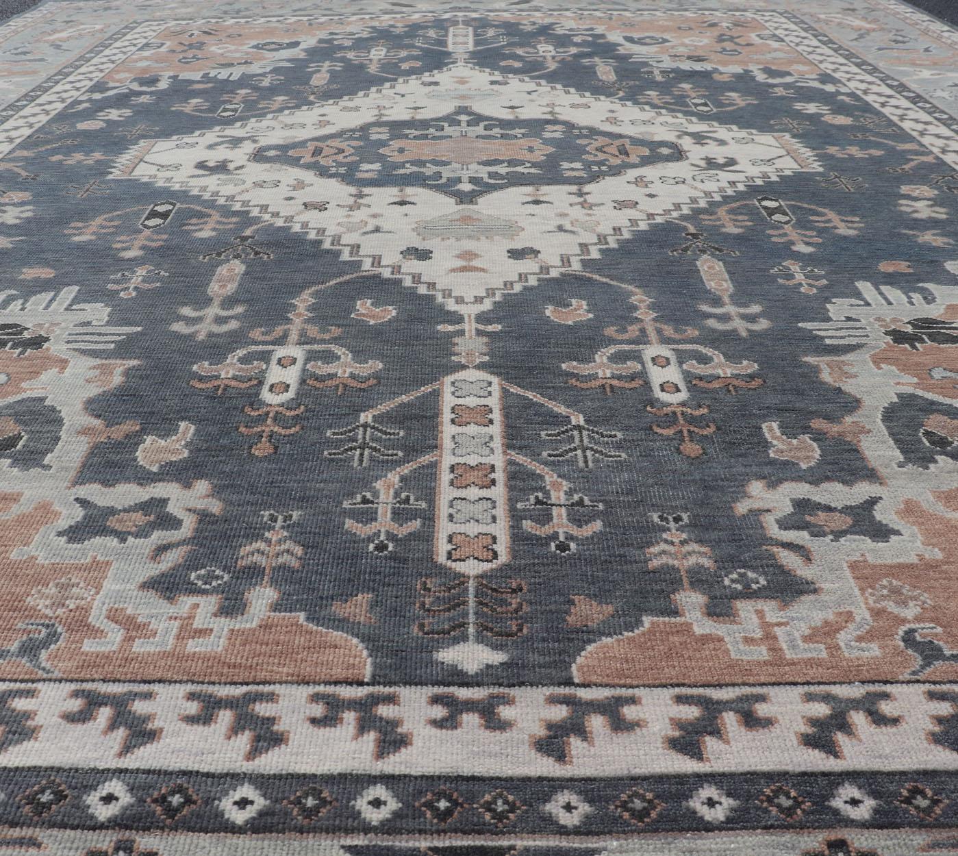 Oushak moderno con design botanico di Keivan Woven Arts in vendita 8