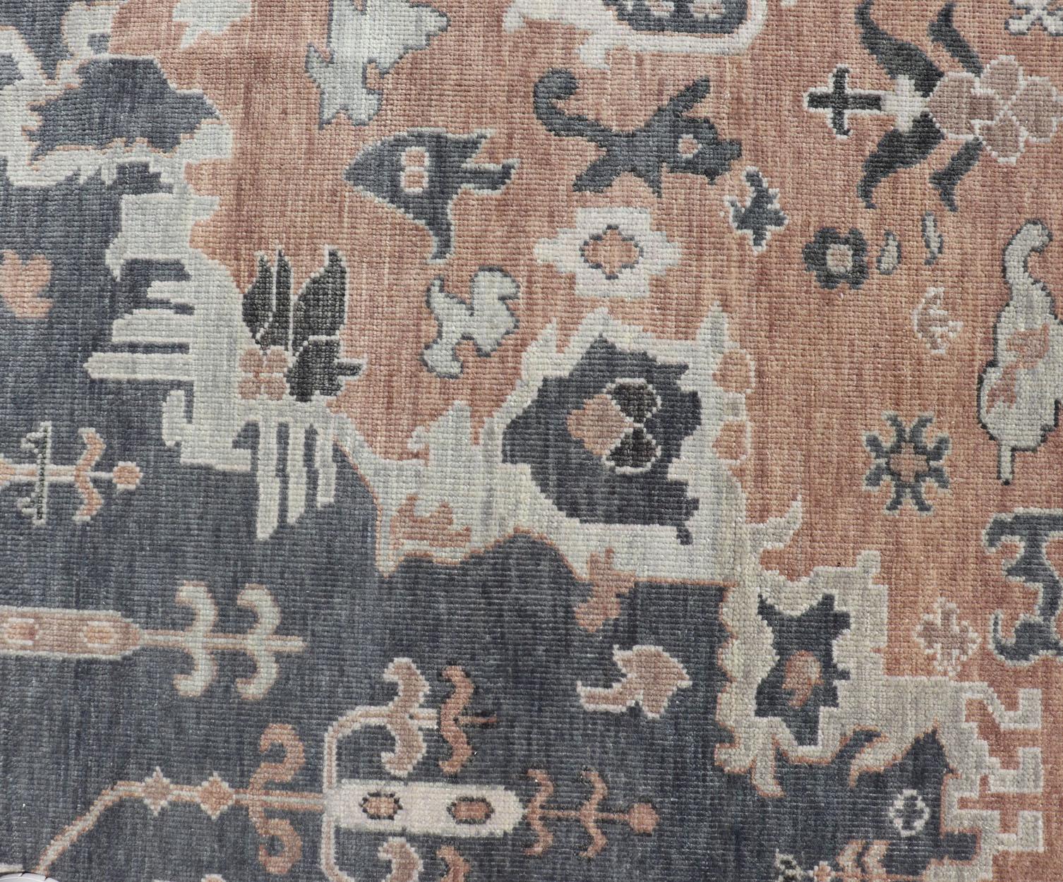 XXI secolo e contemporaneo Oushak moderno con design botanico di Keivan Woven Arts in vendita