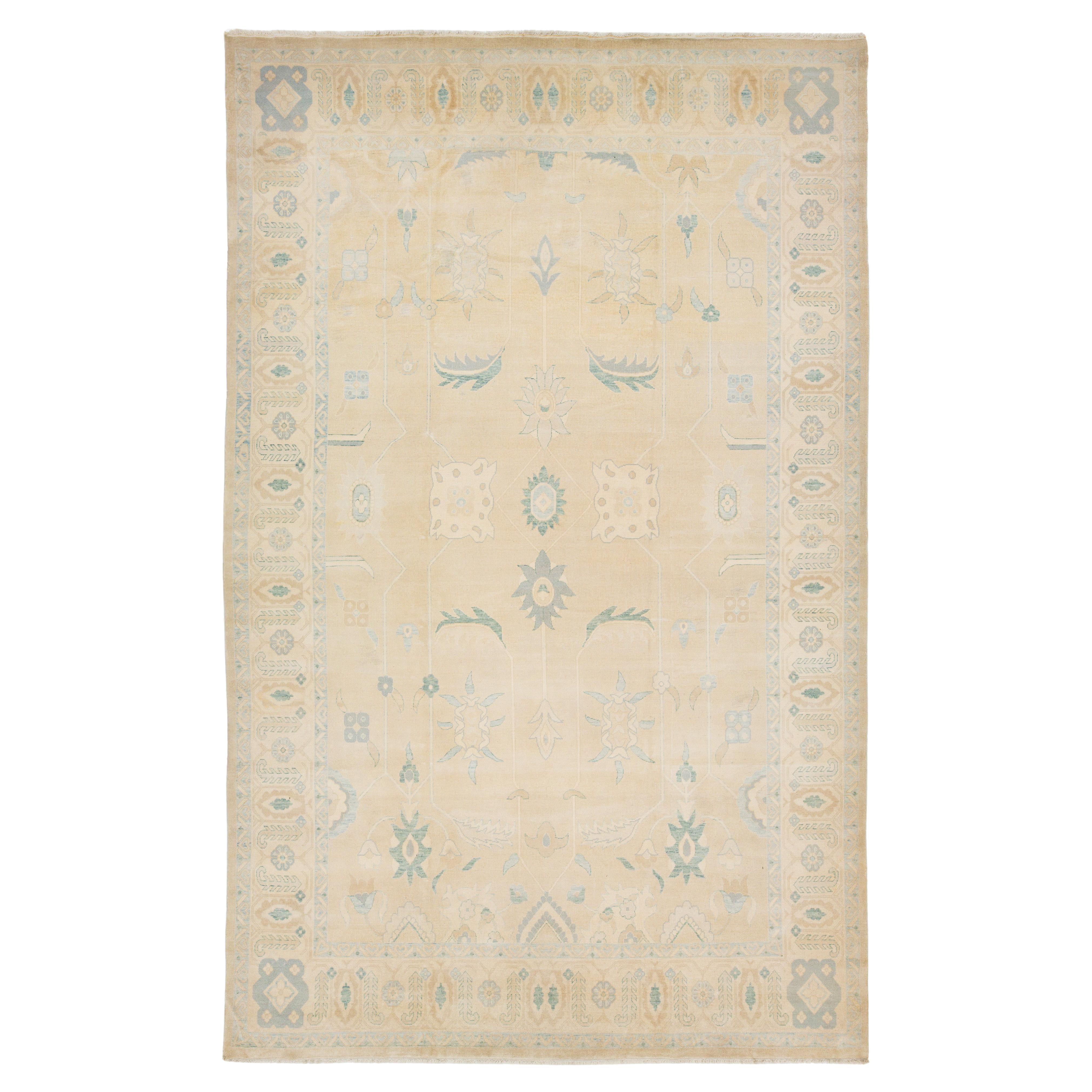 Moderner Oushak-Wollteppich Handgeknüpftes Beige mit botanischem Design
