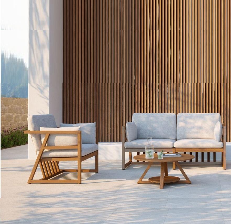 Sillón moderno de exterior de madera de iroko con cojines a rayas Hecho a mano en venta