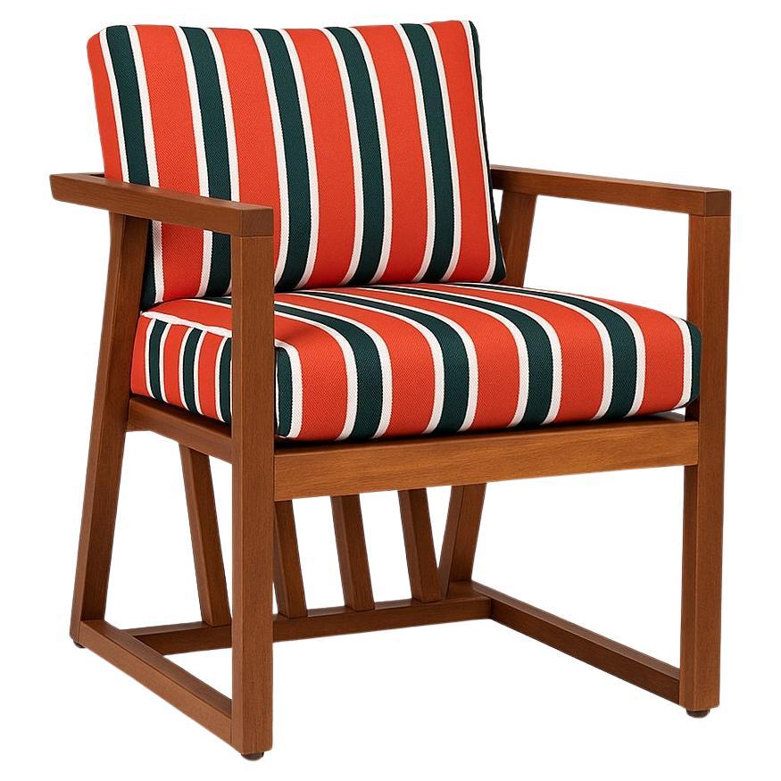 Sillón moderno de exterior de madera de iroko con cojines a rayas en venta