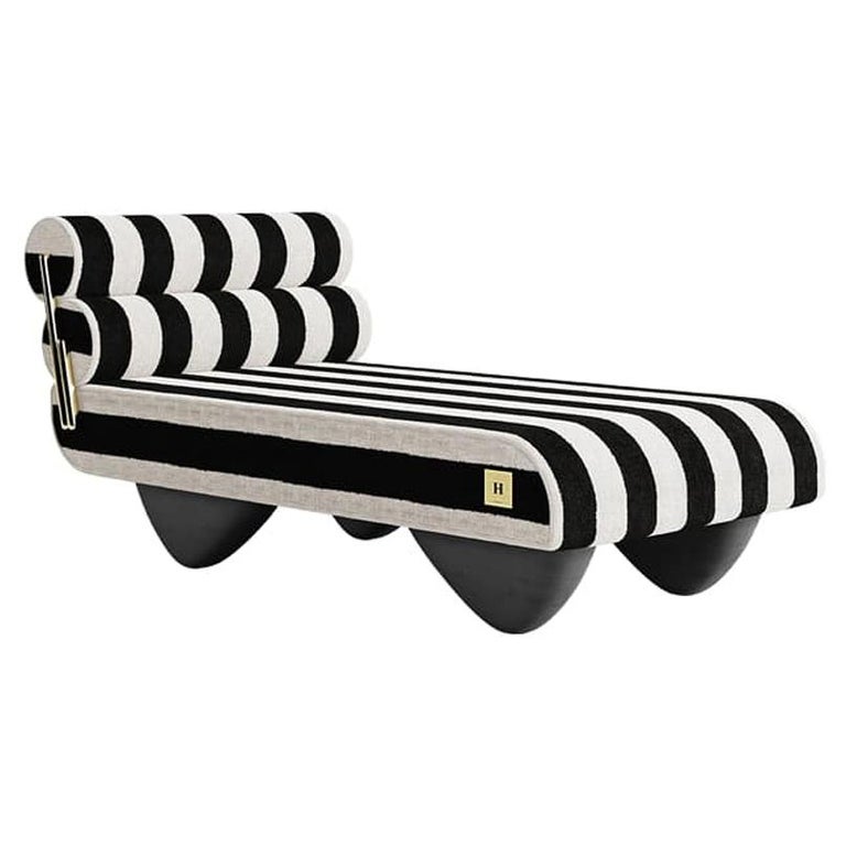 21th Century Modern Outdoor Daybed Sun Lounger Upholstered Black And White Bouclé For At 1stdibs 21th Century Modern Outdoor Daybed Sun, Black Modern Outdoor Furniture