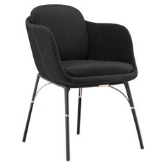 Silla de Comedor Impermeable con Tapicería Completa Negra Patas Negras y Detalles Dorados