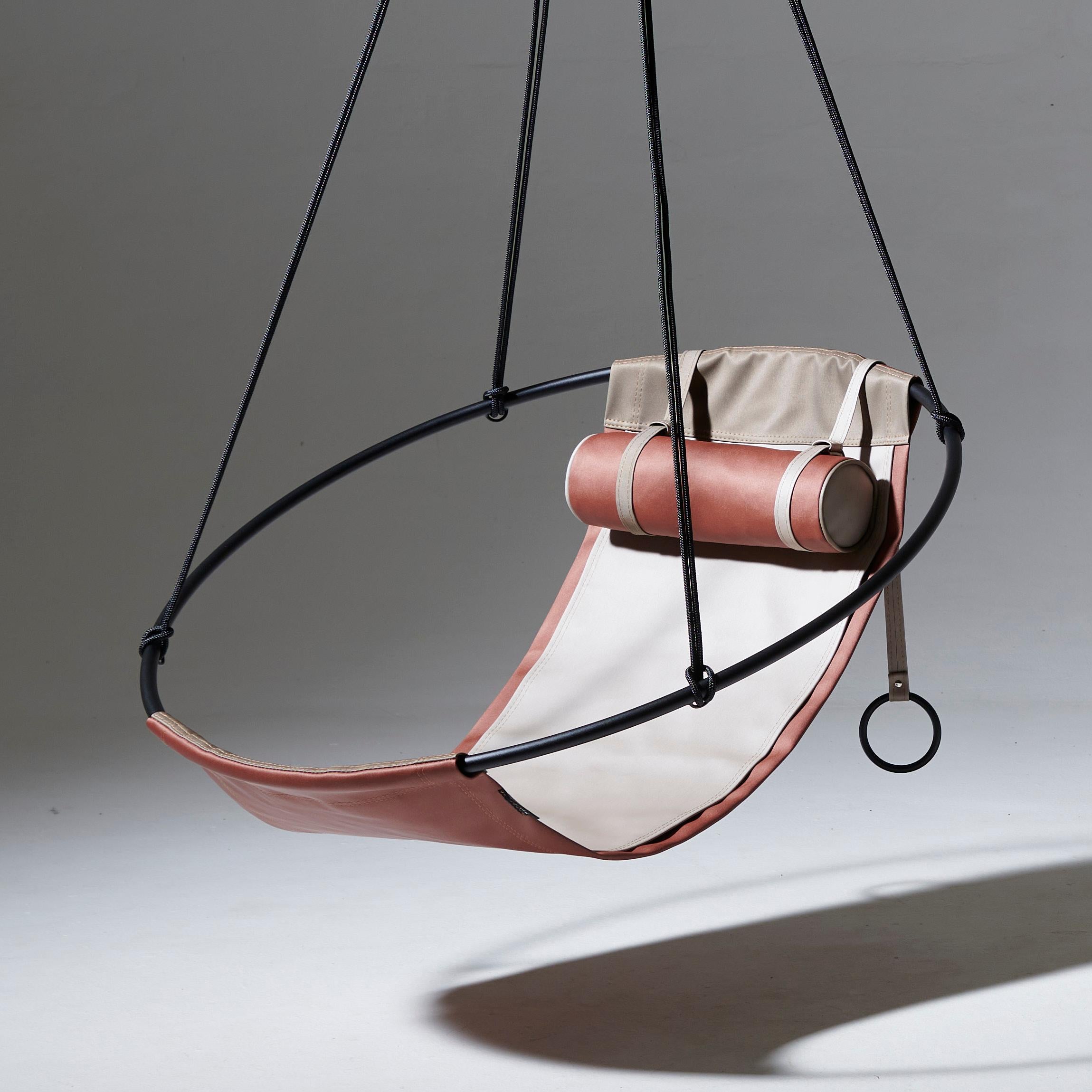 Modern Outdoor Hanging Swing Chair Weiß Vegan und Eco Friendly im Angebot 1