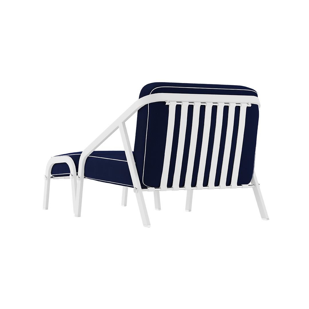 Marineblauer Outdoor-Lounge-Bandstuhl mit Lederriemen (Moderne) im Angebot