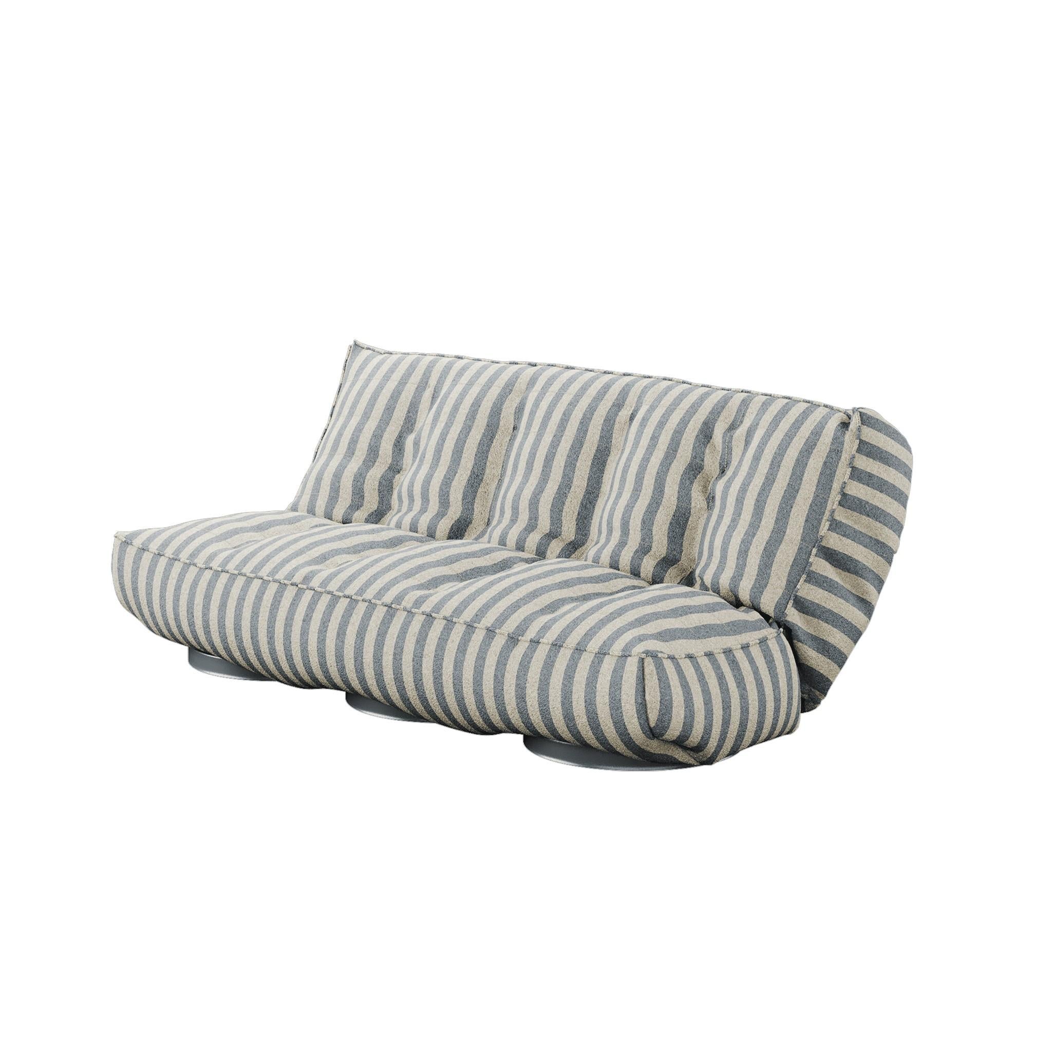 Foil Daybed est un lit de jour de luxe. Vous êtes à la recherche d'un canapé moderne dont le design ne se démodera pas avec le temps ? Vous l'avez trouvé. La structure ergonomique et les détails délicats de Foil le rendent confortable, luxueux et