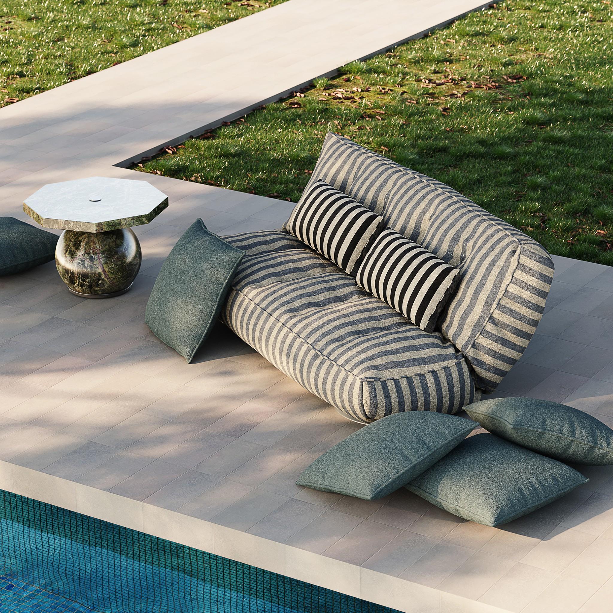 Modernes Sofa für den Außenbereich, faltbar, gepolstert in blau gestreiftem Stoff für den Außenbereich im Zustand „Neu“ im Angebot in Porto, PT