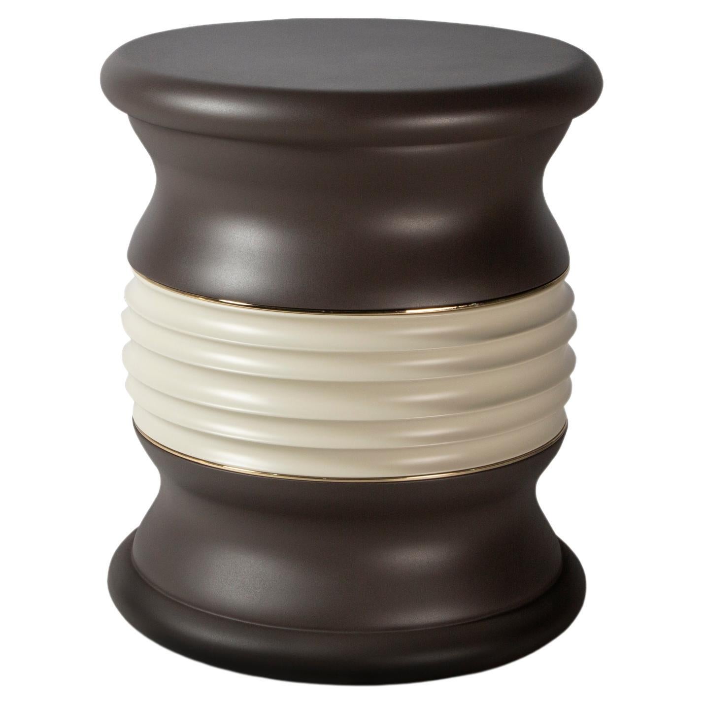 Tabouret d'extérieur en laque Brown et crème avec garniture en acier inoxydable
