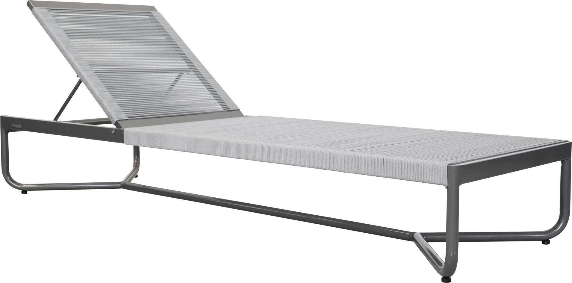 Tumbona moderna de exterior de metal con motivos náuticos de cuerda Metal en venta