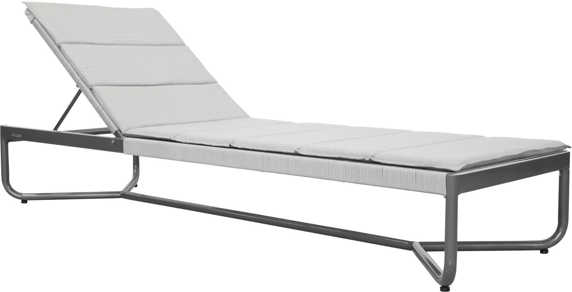 Tumbona moderna de exterior de metal con motivos náuticos de cuerda en venta 1