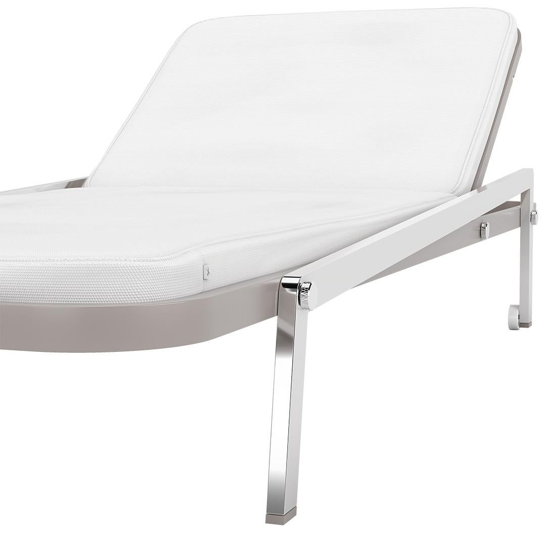 Portuguese Modern White Waterproof Outdoor Sun Lounger with Resistant Metallic Structure For Sale