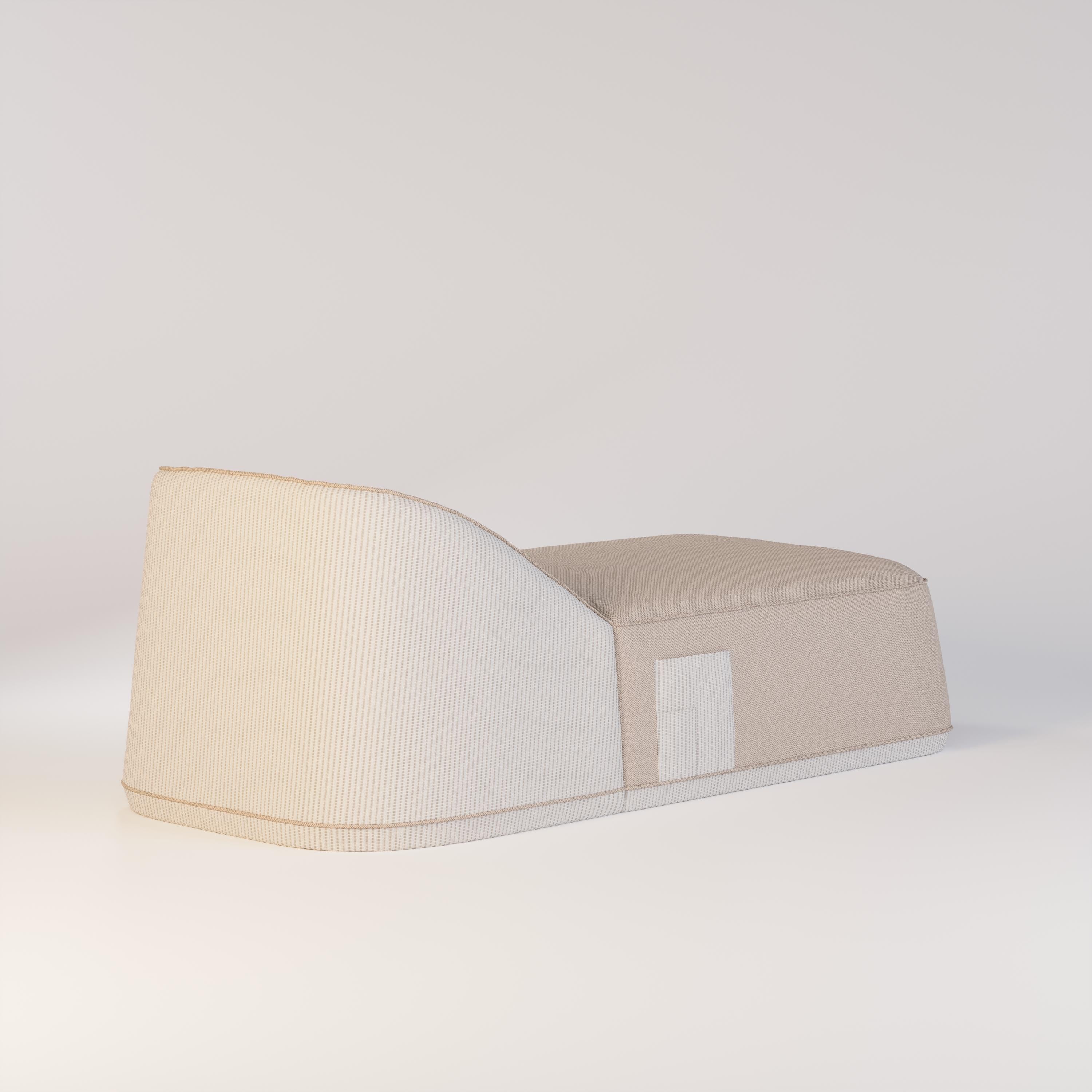 Chic Patio-Sonnenbett mit Allweather-Polsterung (Portugiesisch) im Angebot