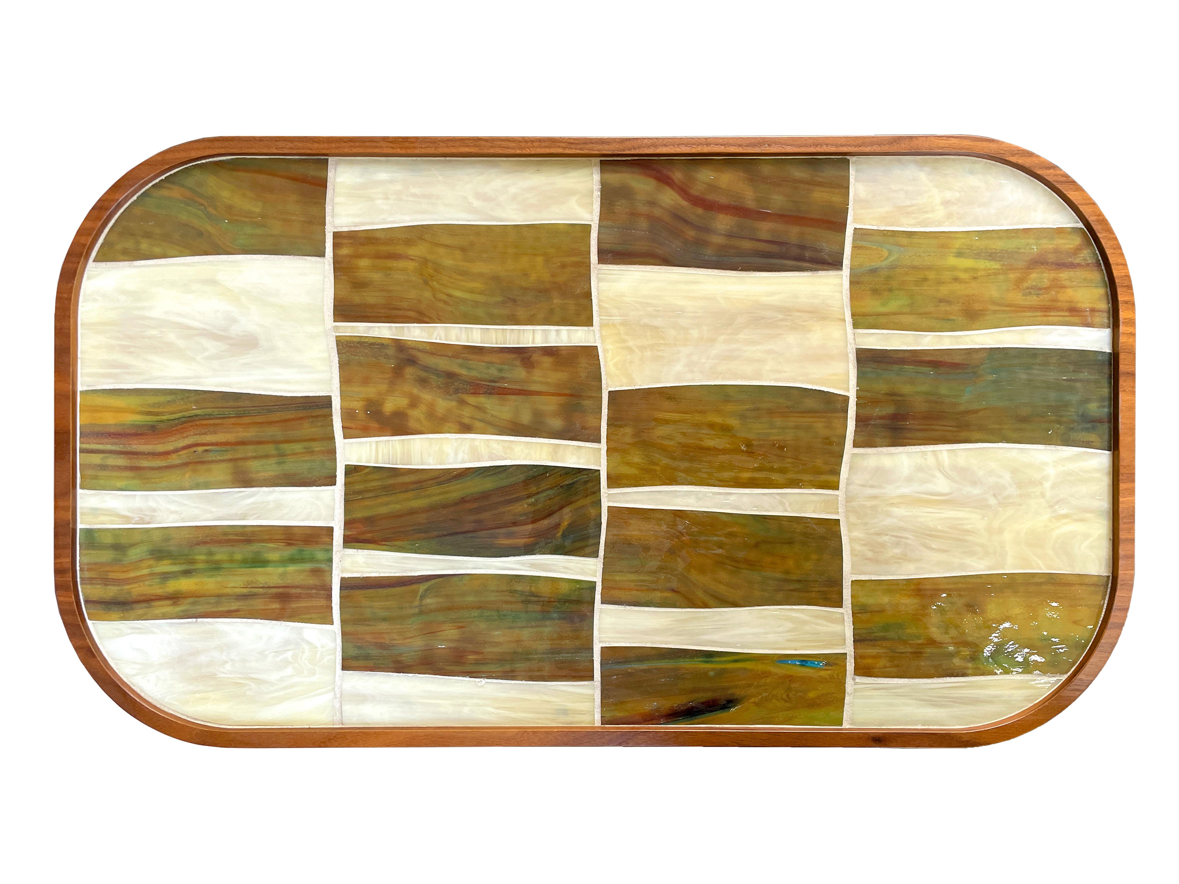 Moderne Table basse ovale moderne avec base cylindrique en bois de noyer et verre par Ercole Home en vente