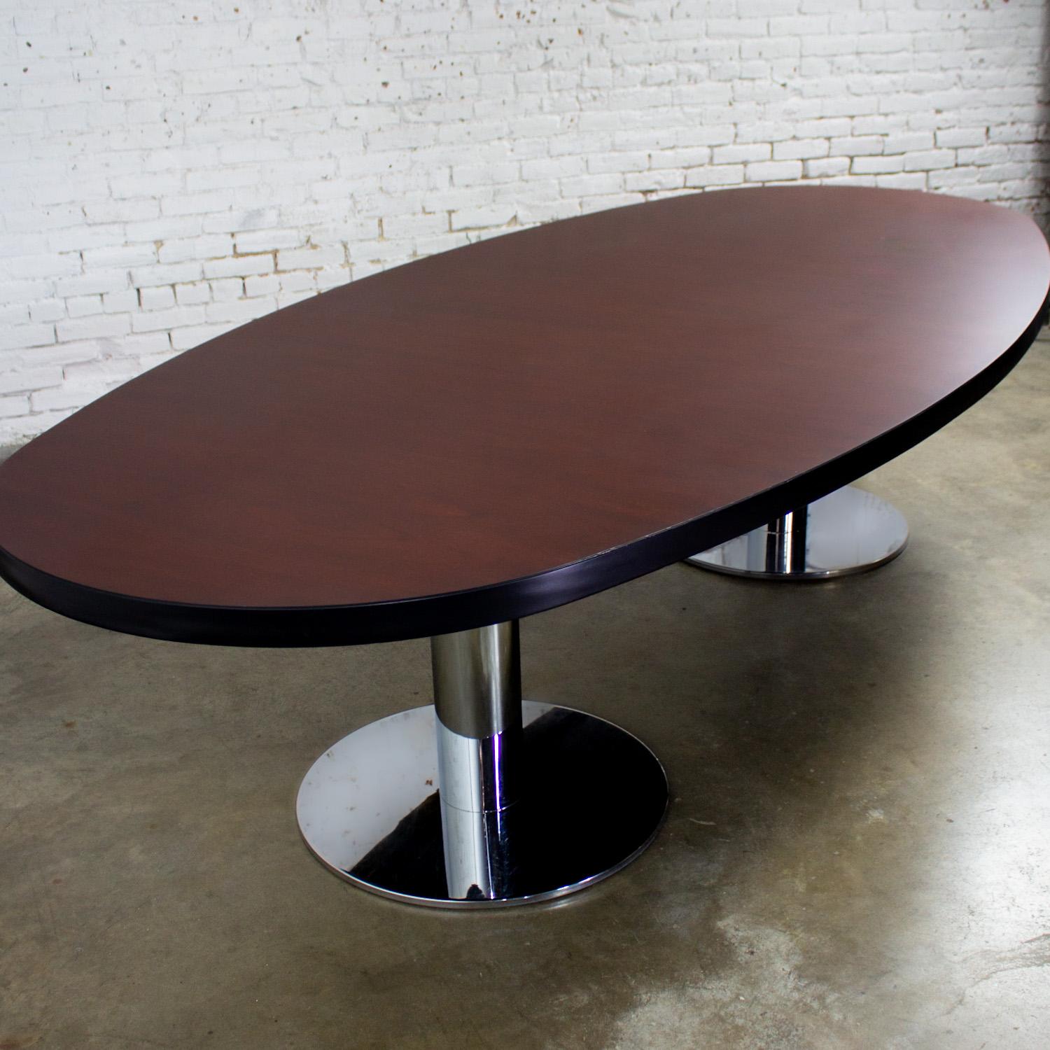 Modern Oval Dining or Conference Table Chrome Cylindrical Double Pedestal Base In Good Condition For Sale In Topeka, KS