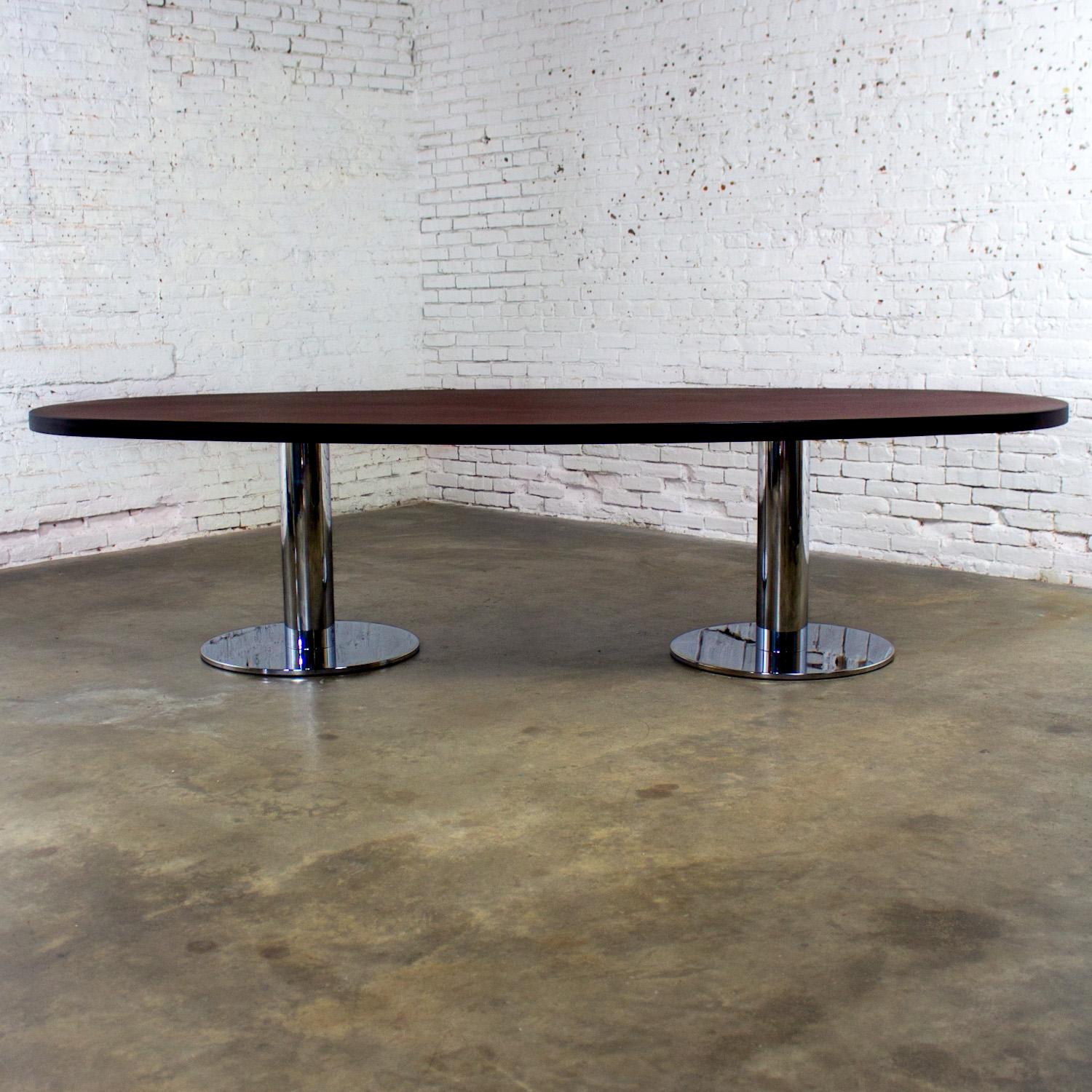 20th Century Modern Oval Dining or Conference Table Chrome Cylindrical Double Pedestal Base For Sale