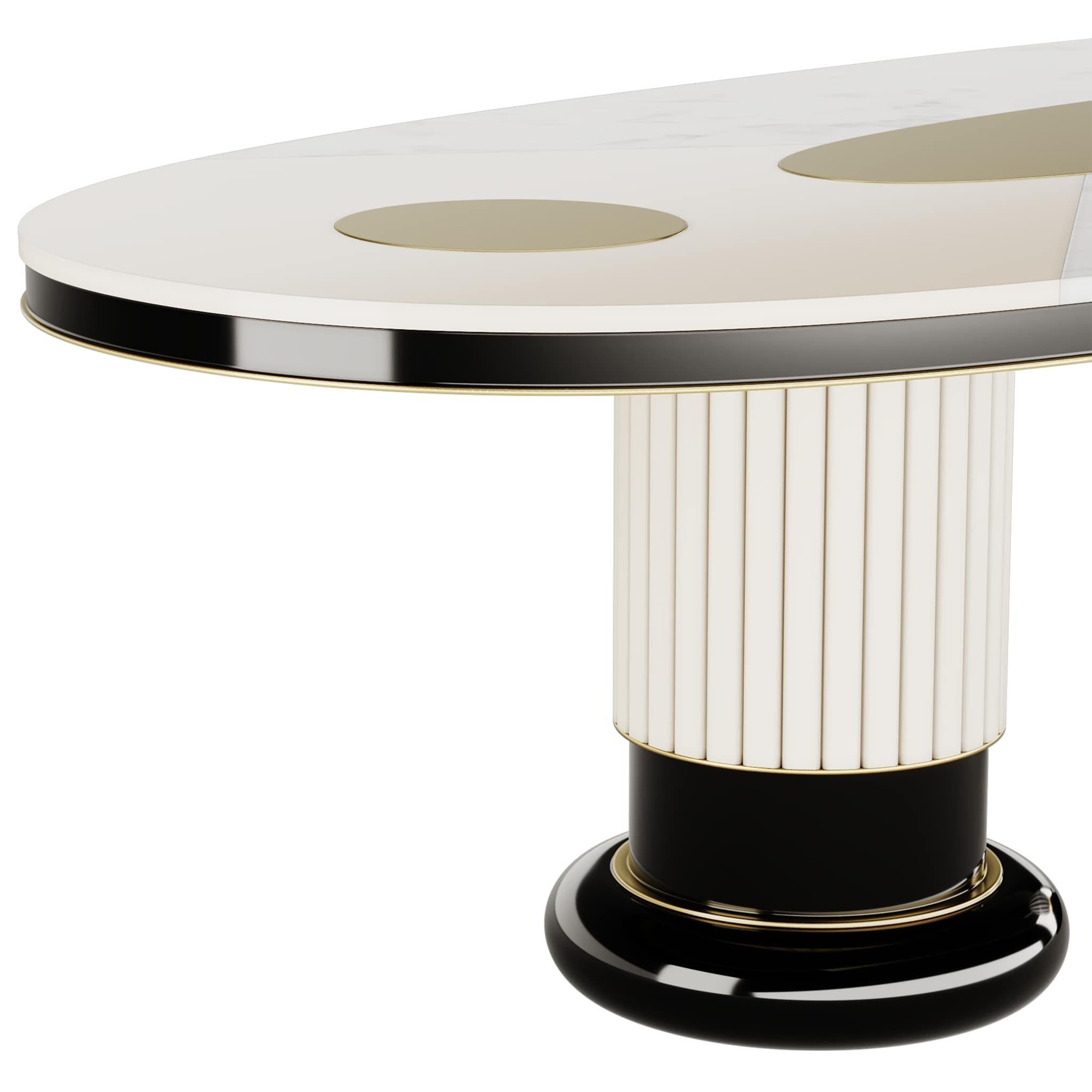 Moderner ovaler Esstisch Schwarz-weiße Platte, Gold-Edelstahl-Details (Portugiesisch) im Angebot
