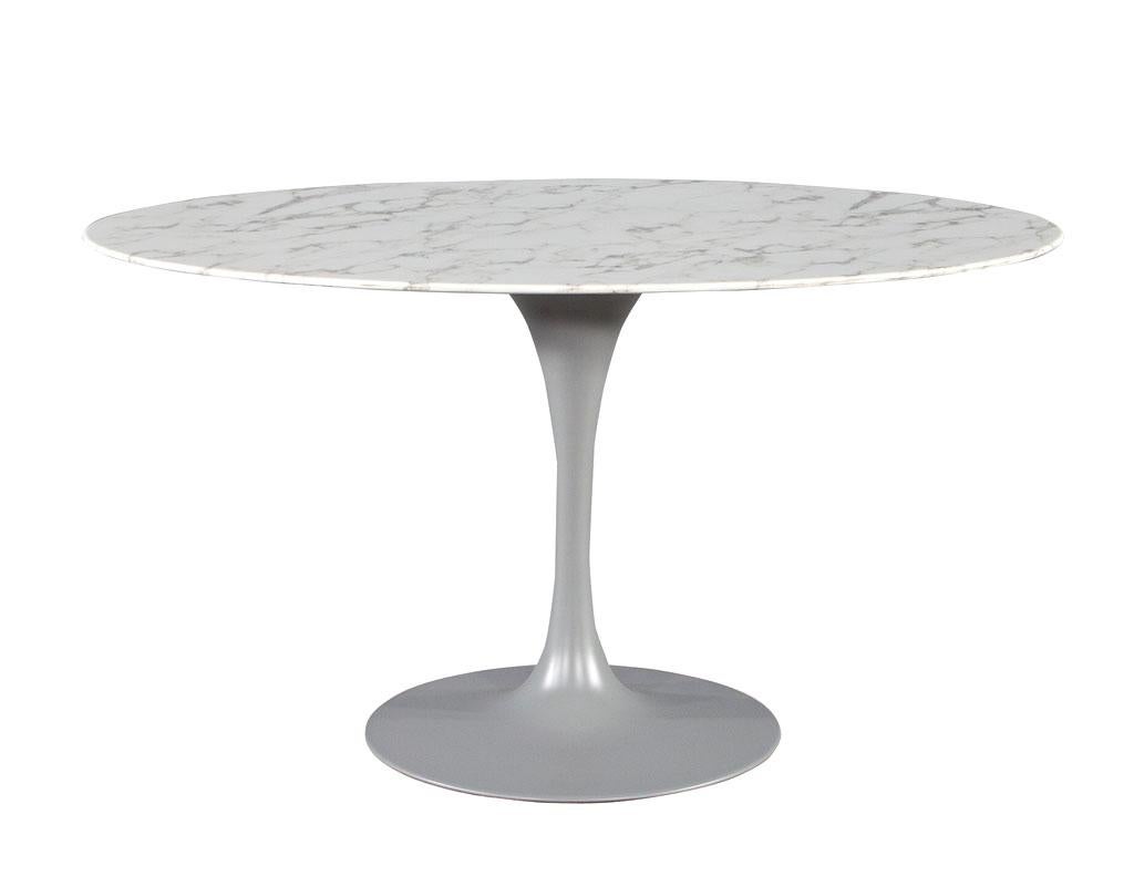 Metal Modern Oval Marble Top Table in the Style of Eero Saarinen Pedestal Table For Sale