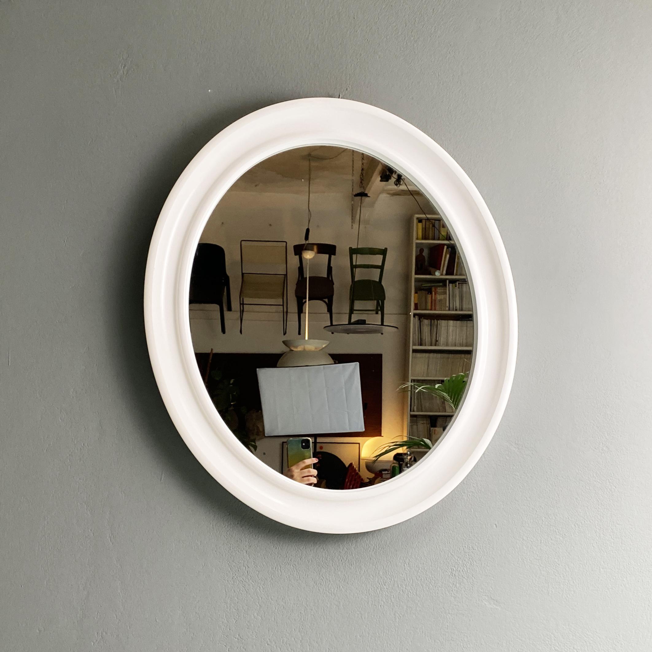 Mid-Century Modern Modern Oval White Plastic Mirror by Carrara & Matta, 1980s For Sale