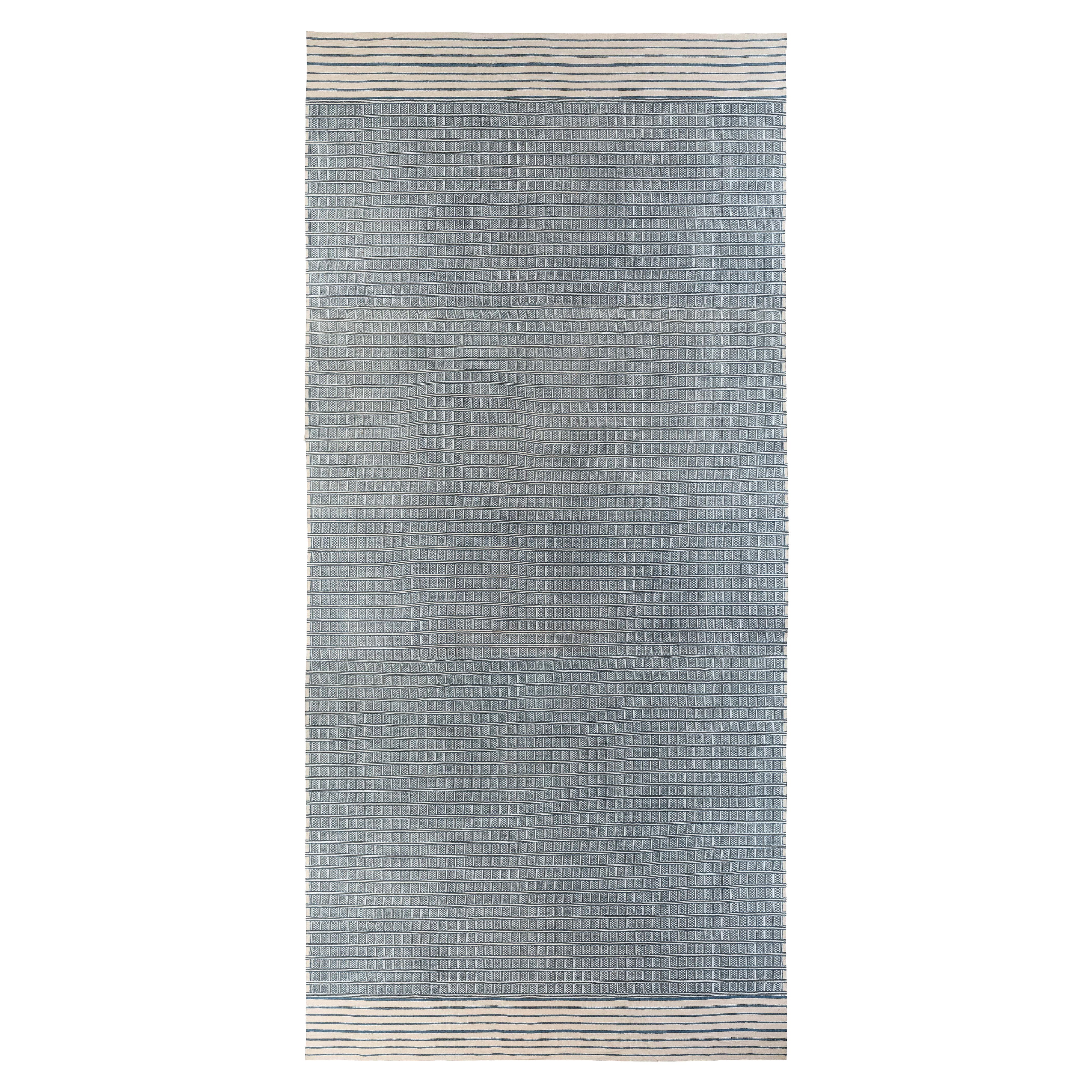 Tappeto moderno oversize in cotone indiano Dhurrie a tessitura piatta di Doris Leslie Blau