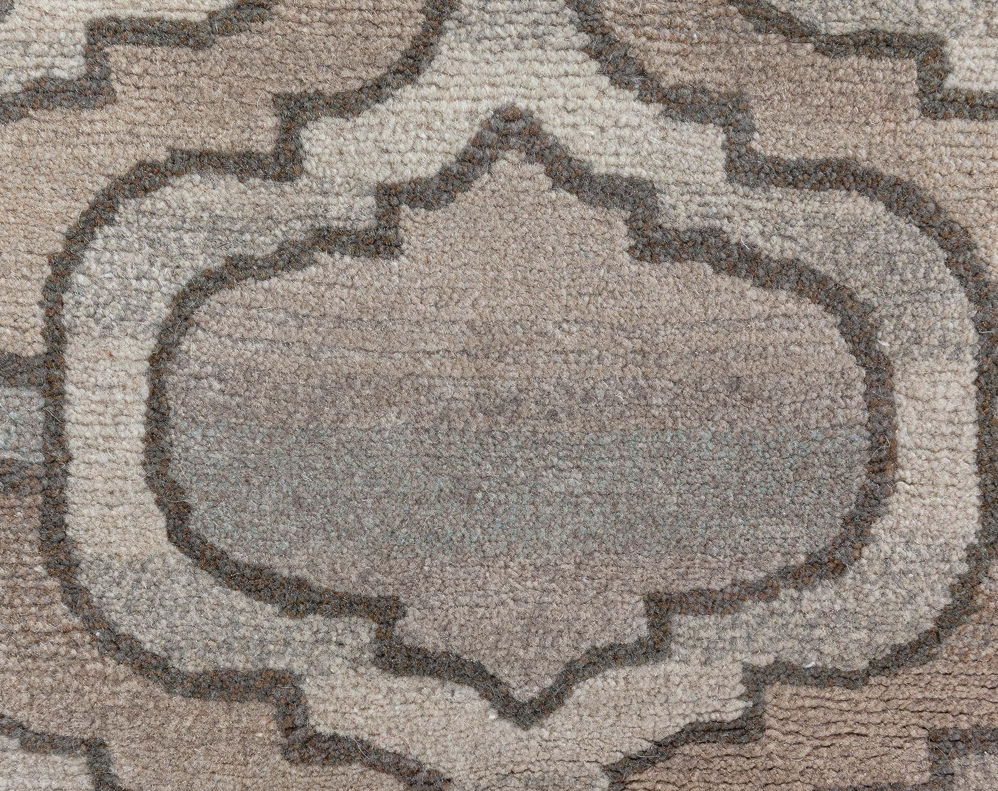 Tappeto moderno oversize in lana Venetto fatto a mano da Doris Leslie Blau.
Dimensioni: 19'3