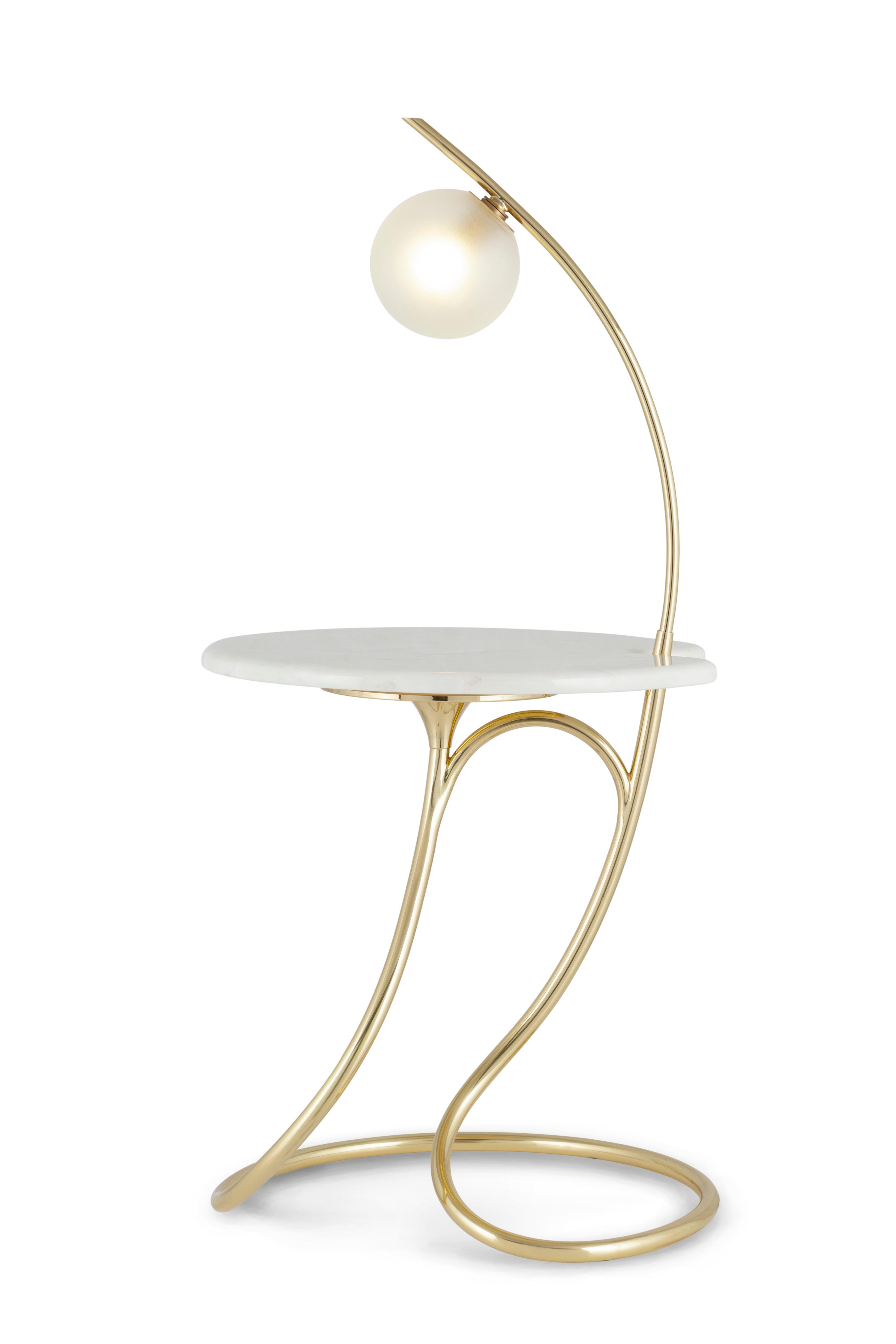Moderne Table d'appoint Oxford moderne en marbre Calacatta et laiton faite à la main Portugal Greenapple en vente