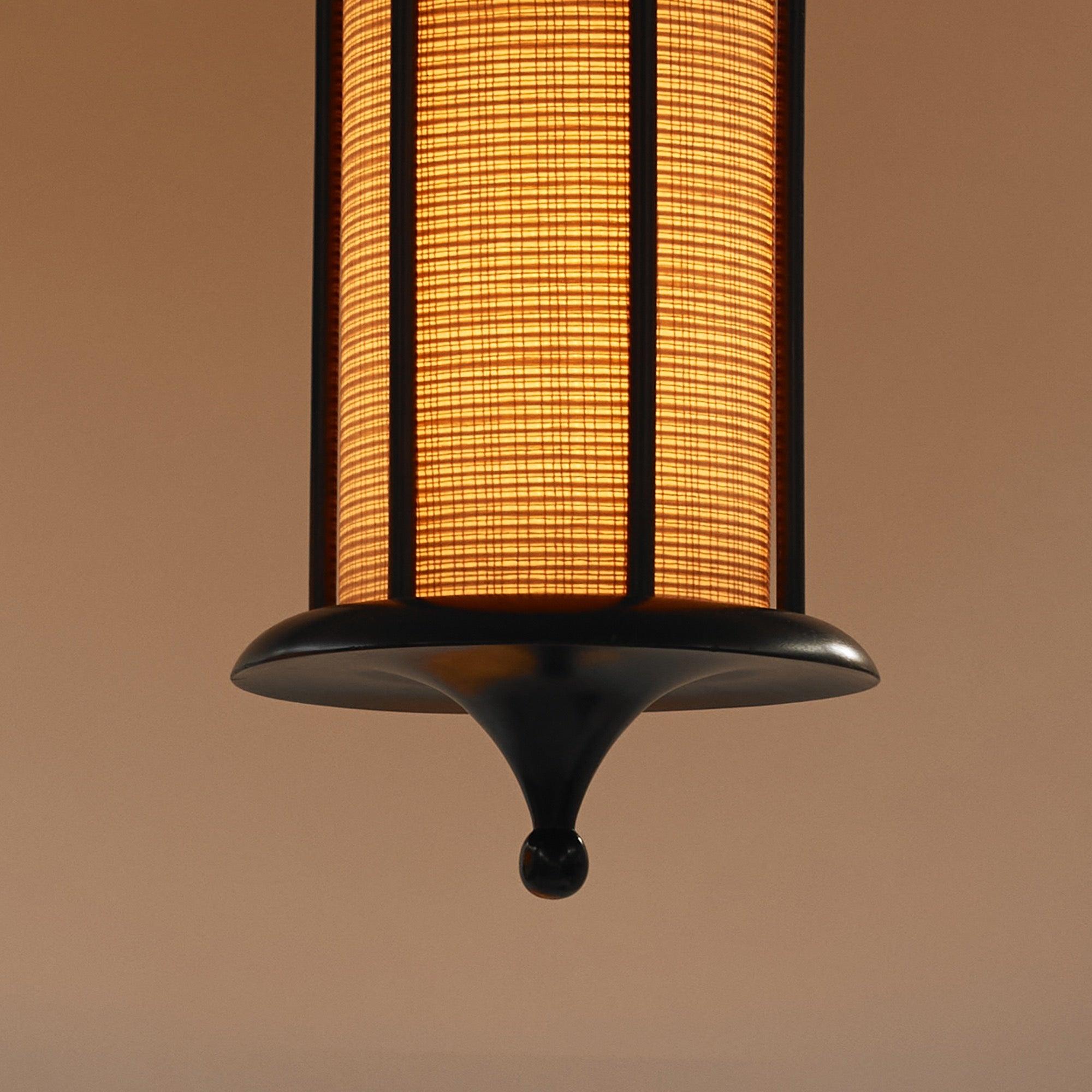Lampada a sospensione moderna a pagoda per Modeline Lamp Co. In condizioni ottime in vendita a Sagaponack, NY
