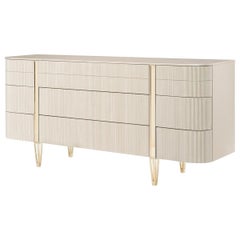 Moderne bemalte Kommode