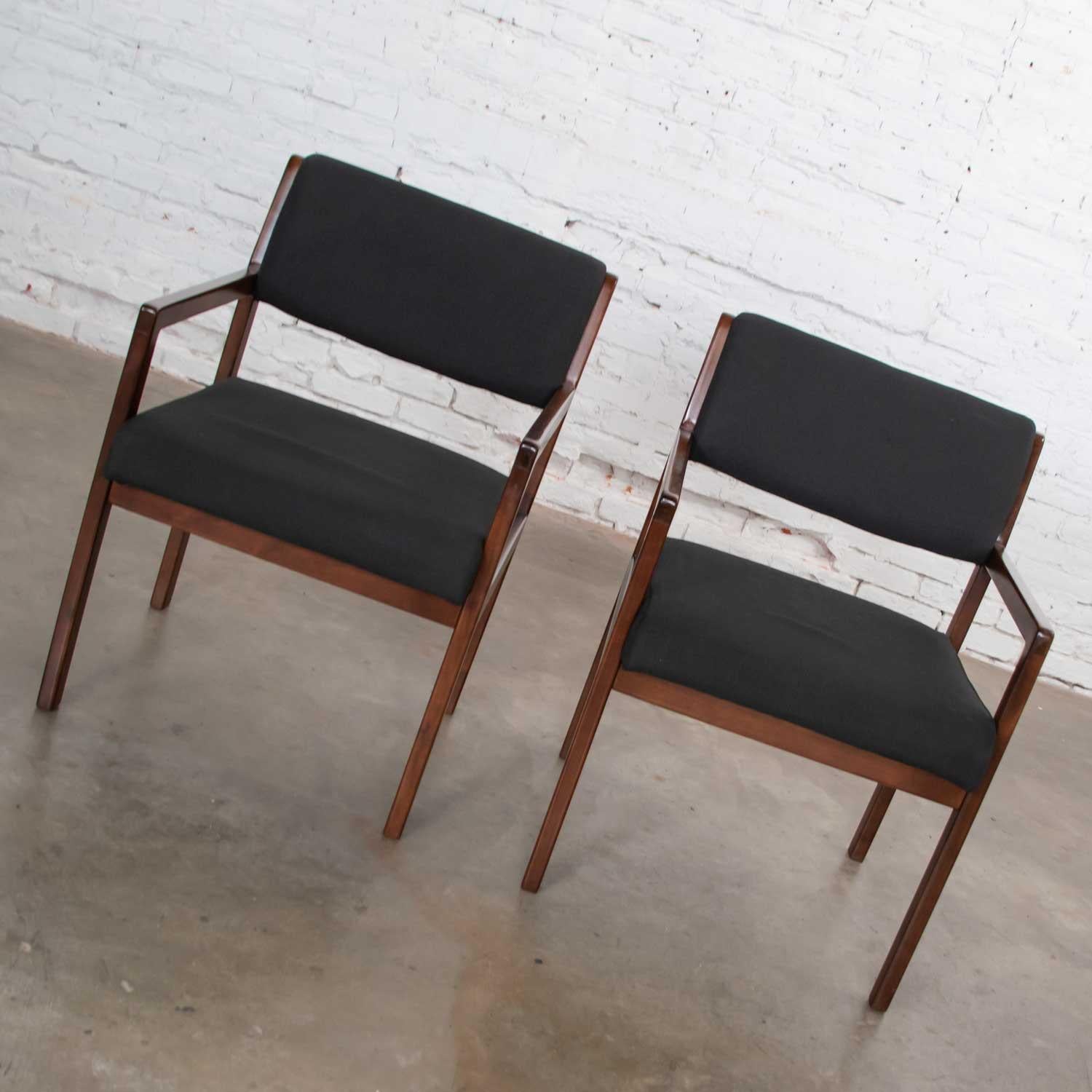 American Modern Pair of Black and Walnut Tone Wood Accent or Dining Armchairs by Haworth For Sale