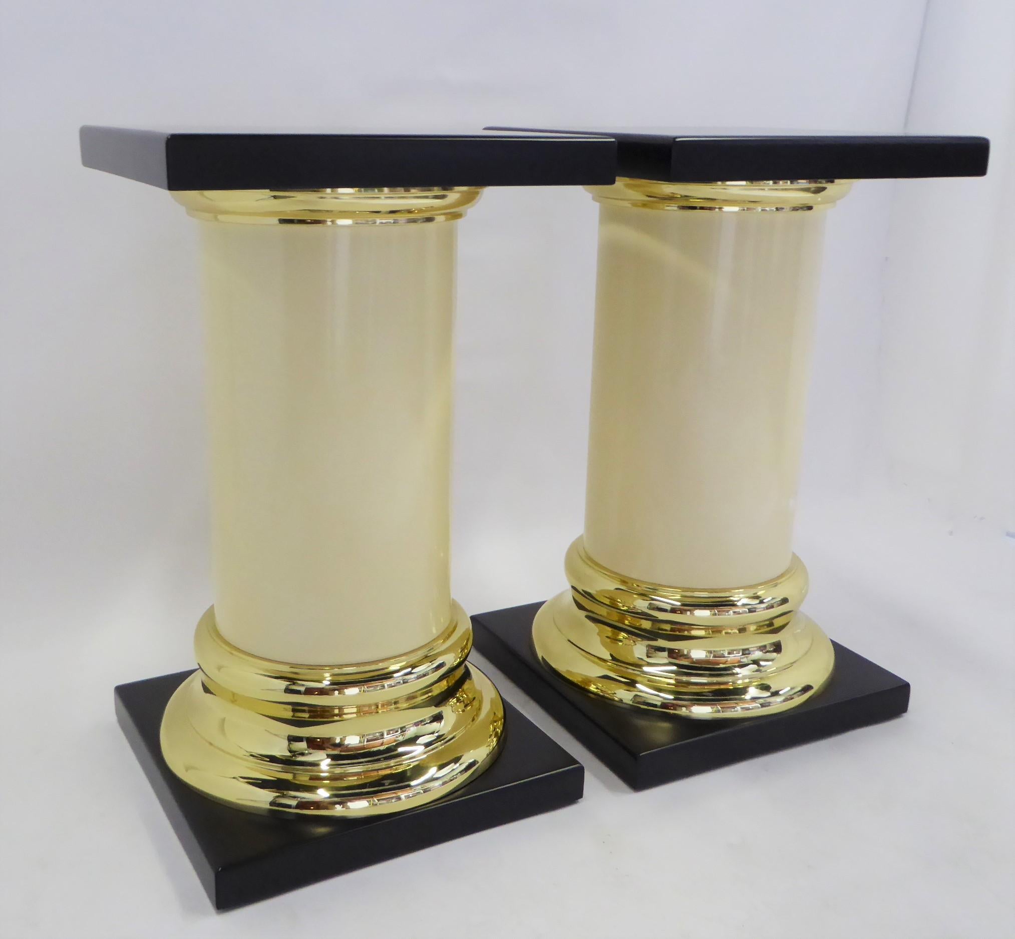 Modern Pair Mastercraft Columnar Pedestals Side Tables Neoclassical Style 1960s In Good Condition In Miami, FL