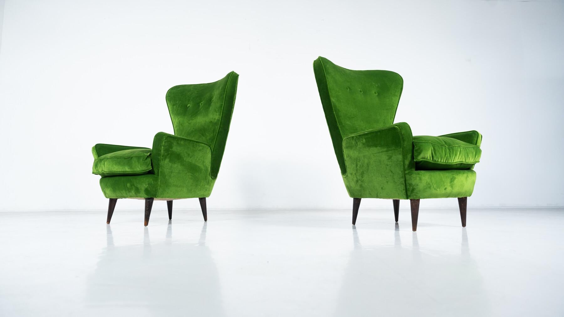 Mid-Century Modern Pair of Italian Armchairs by Emilio Sala and Giorgio Madini, Green Velvet - New Upholstery