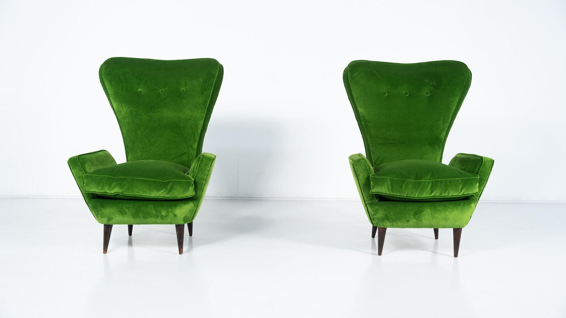 Velvet Modern Pair of Armchairs by Emilia Sala and Giorgio Madini - New Upholstery For Sale