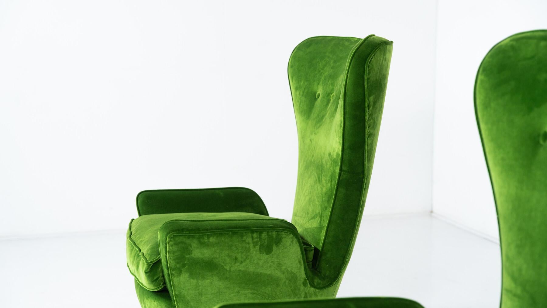 Modern Pair of Armchairs by Emilia Sala and Giorgio Madini - New Upholstery For Sale 1