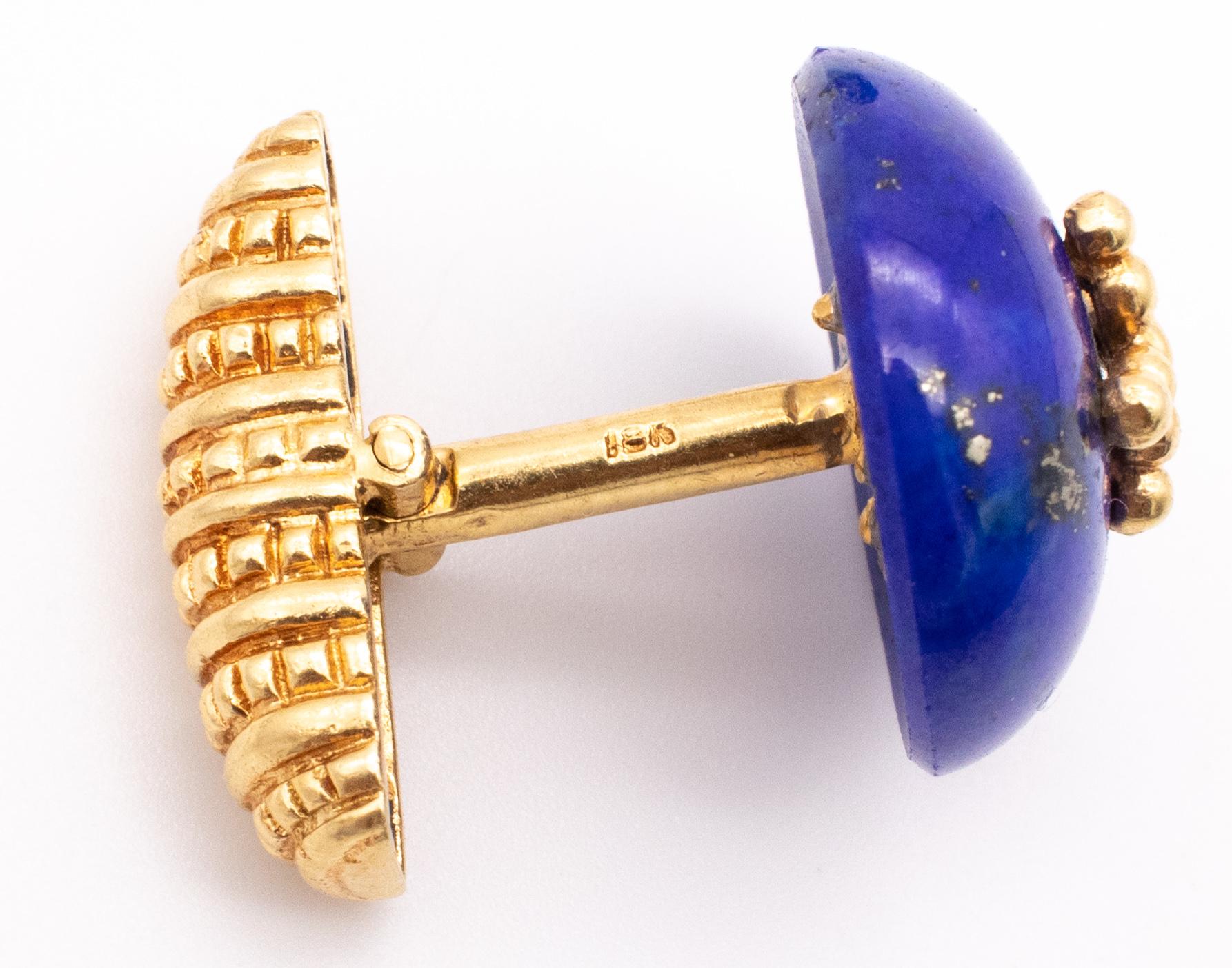 Modern Pair of Cufflinks in Textured 18Kt Yellow Gold with Lapis Lazuli In Excellent Condition For Sale In Miami, FL