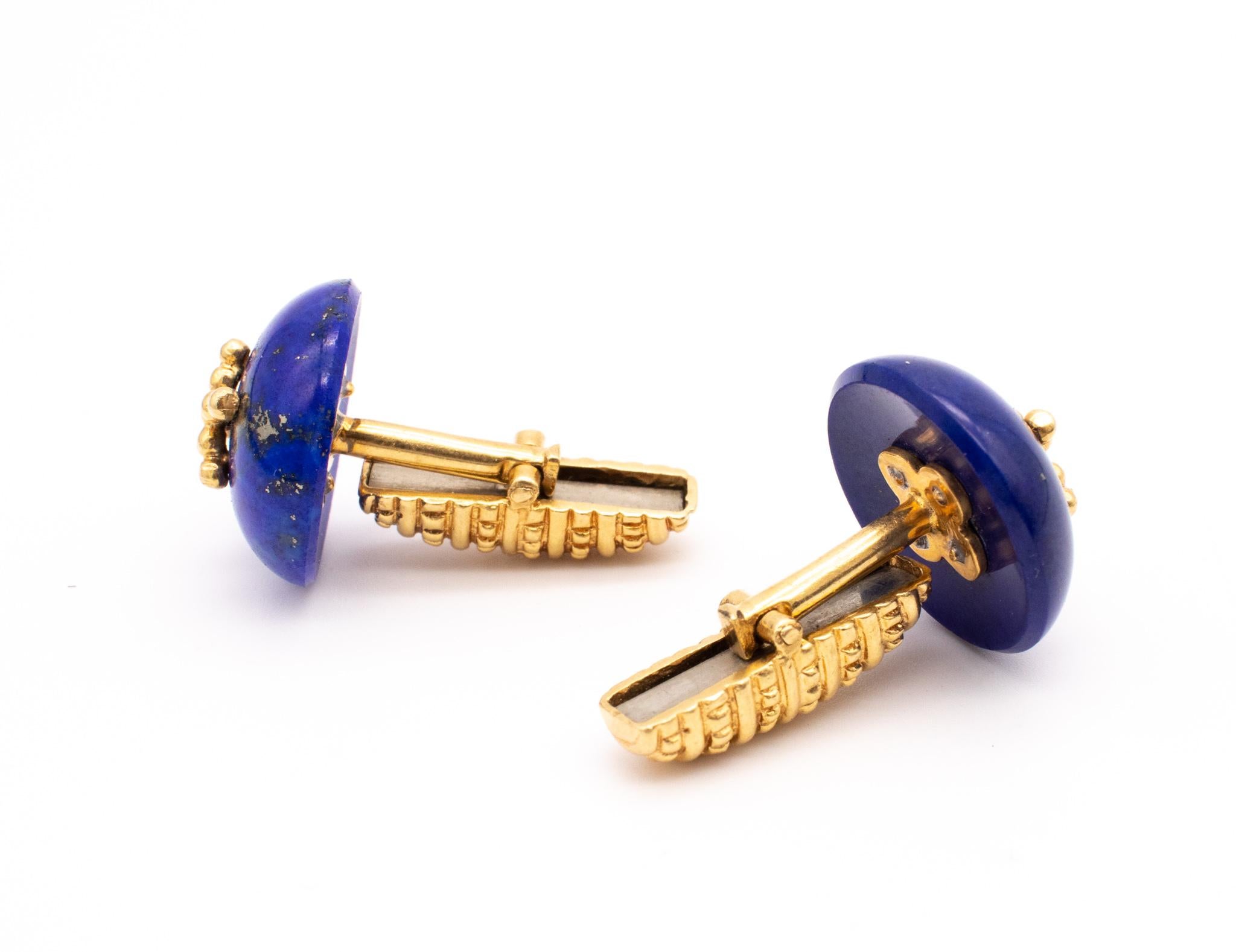 Women's or Men's Modern Pair of Cufflinks in Textured 18Kt Yellow Gold with Lapis Lazuli For Sale