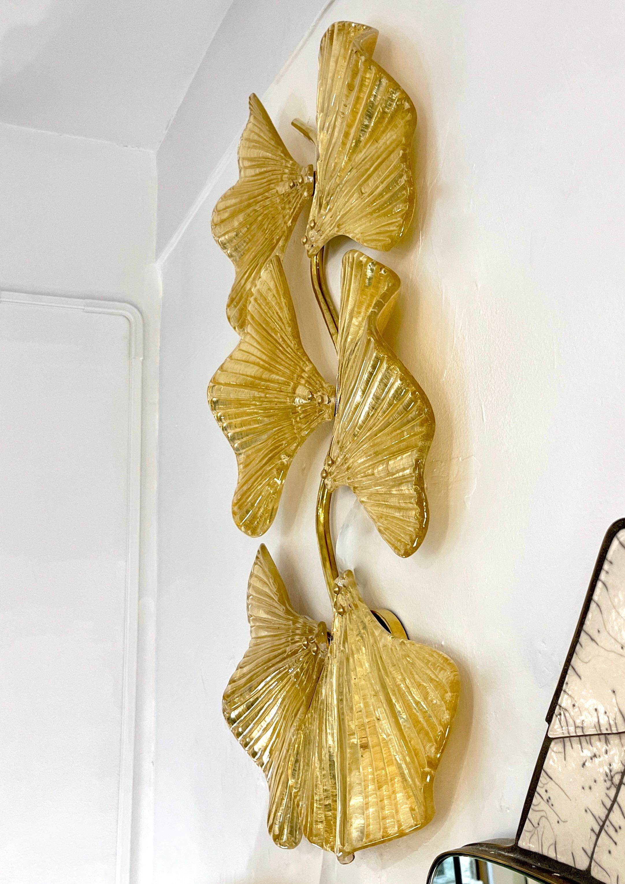 Modern Pair of Italian Gold Leaf & Crystal Murano Glass 6-Leaf Branch Sconces  For Sale 1