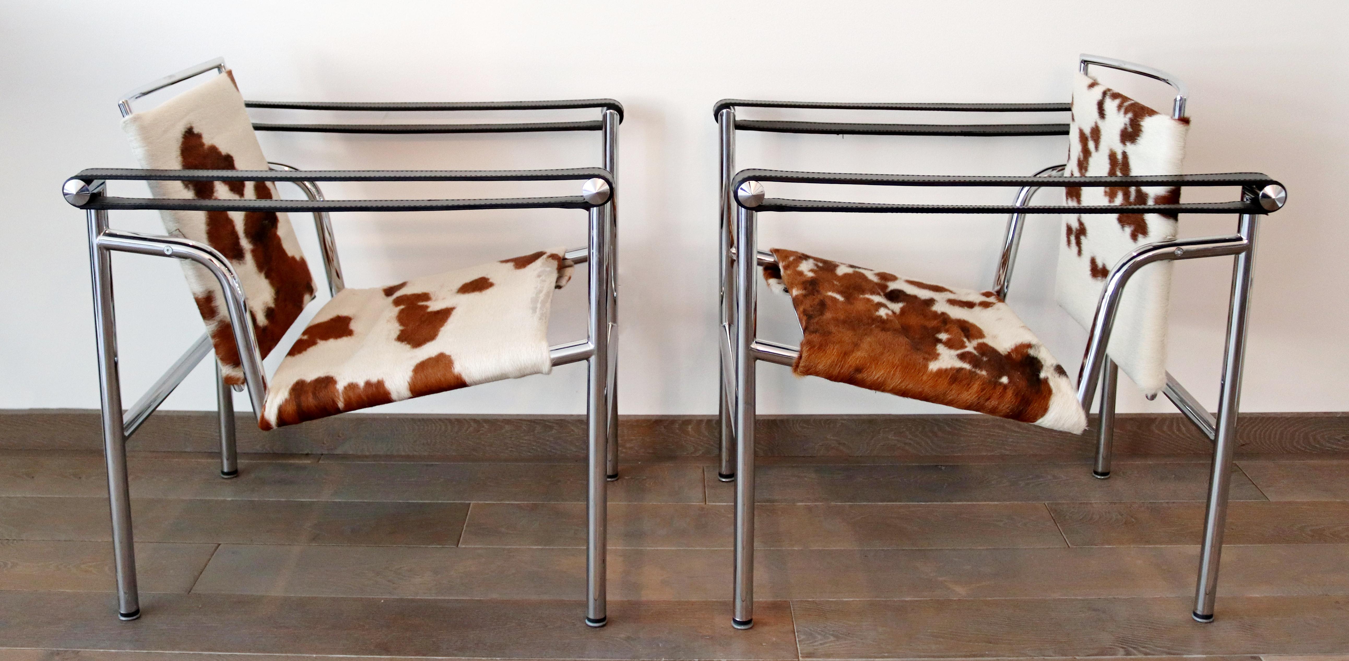 Modern Pair of Pony Hair on Chrome Adjustable Chairs Corbusier Style, 1970s In Good Condition In Keego Harbor, MI