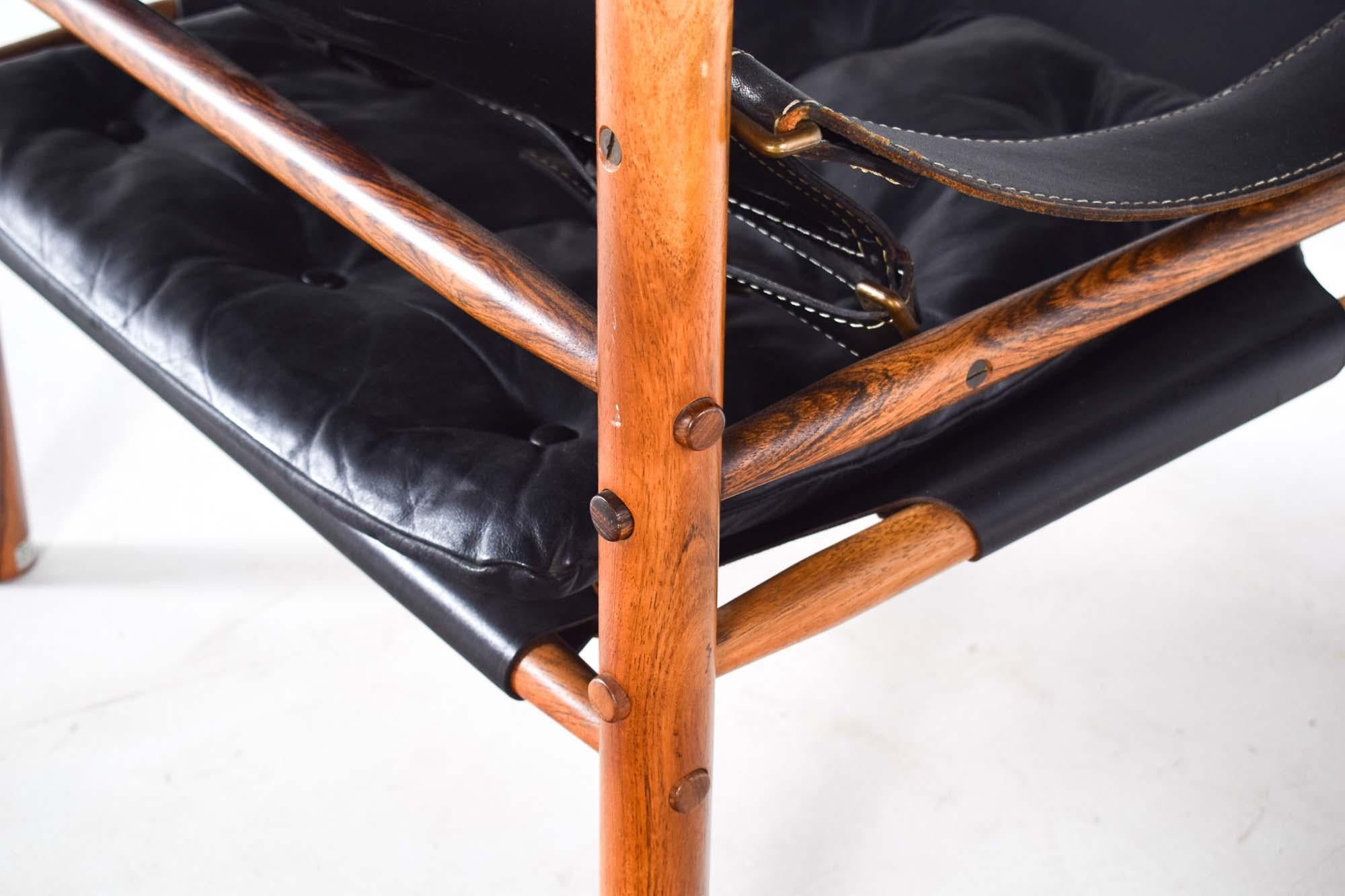 Cuir Paire moderne de fauteuils Sirocco en bois de rose d'Arne Norell, 1960 en vente