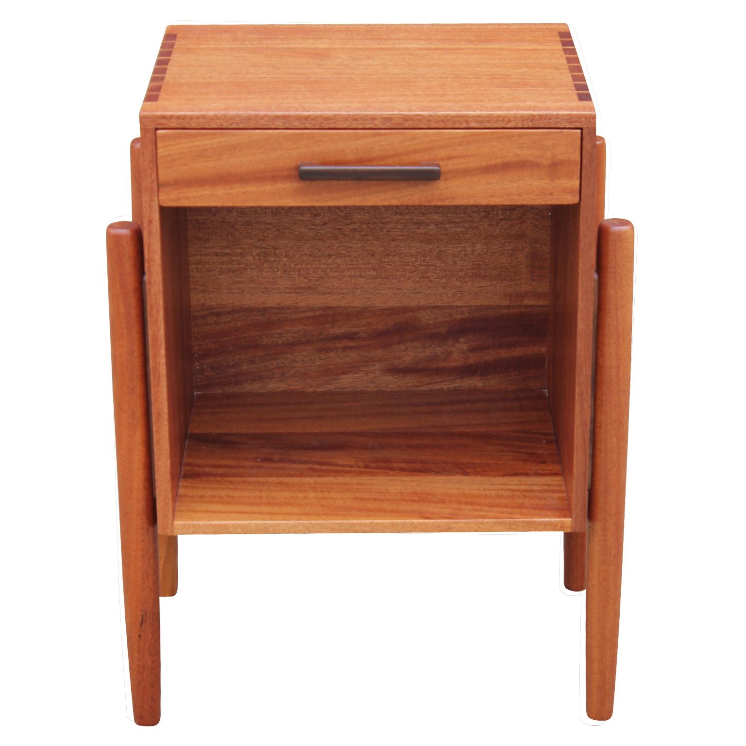 Modern Pair of Studio Made Danish Style Walnut End Tables or Nightstands In Excellent Condition In Houston, TX