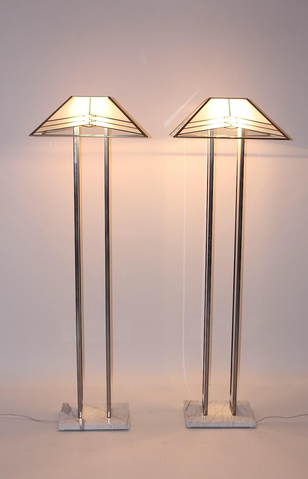 Paire de lampadaires italiens modernes vintage en métal et marbre Poliarte, années 1980 Bon état - En vente à Vienna, AT
