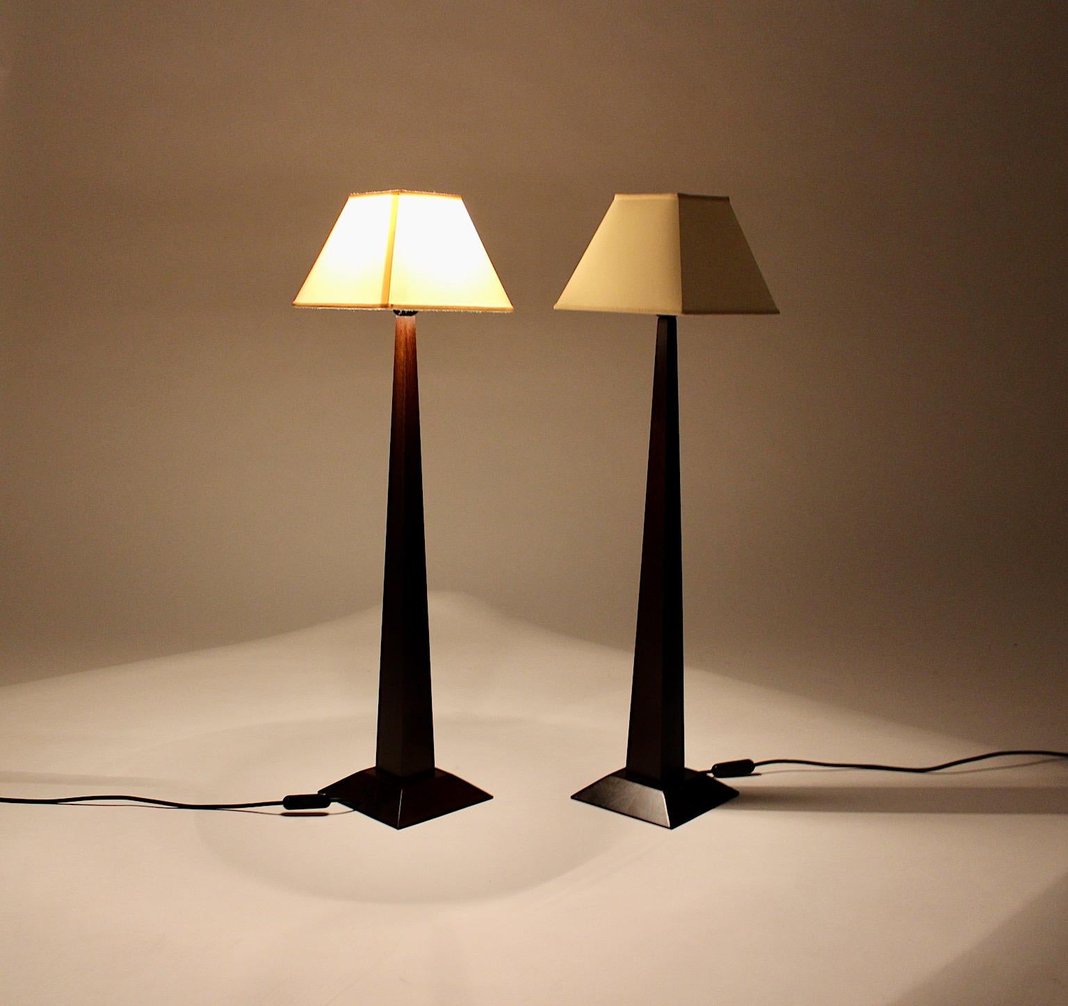 Modern Pair of Vintage Obelisk Table Lamp Brown Beech White Fabric France, 1980s For Sale 1